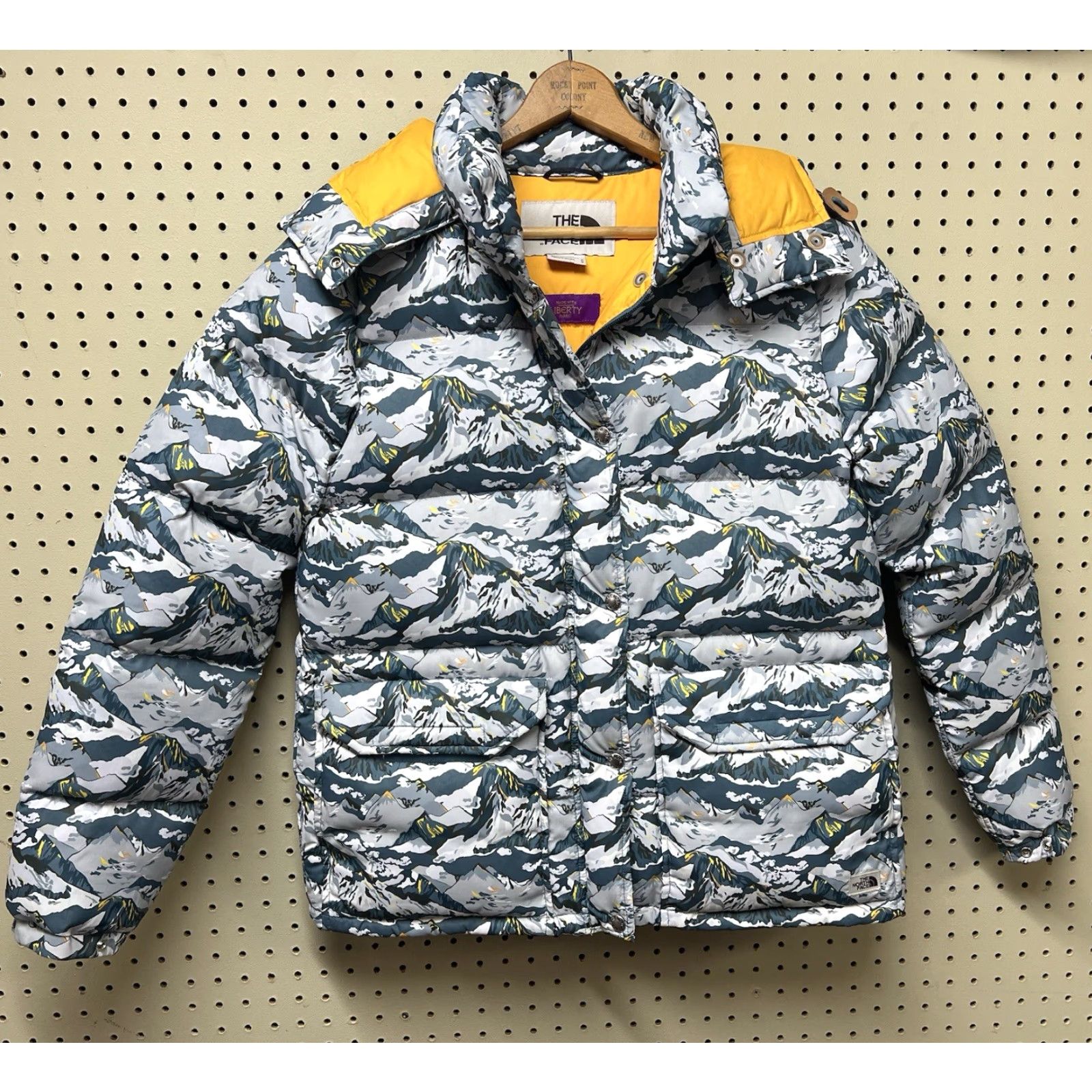 The North Face The North Face Jacket Women’s M Multicolor Puffer Jacket Bohemian Classic Outdoor Retro Ski Down New title: Size M / US 6-8 / IT 42-44 - 2 Thumbnail