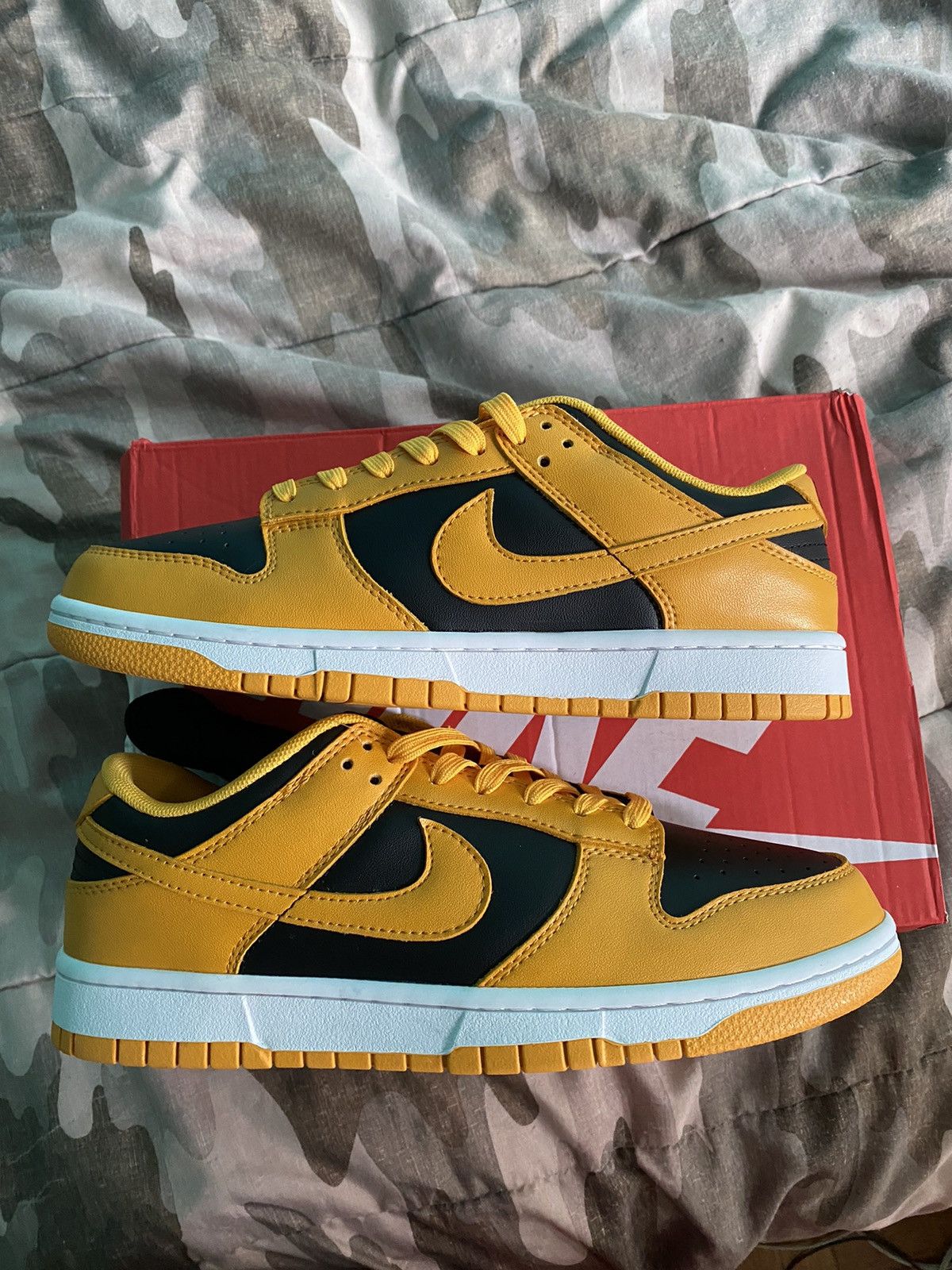 Nike Nike Black And Yellow Dunk Low Size US 9 / EU 42 - 3 Thumbnail