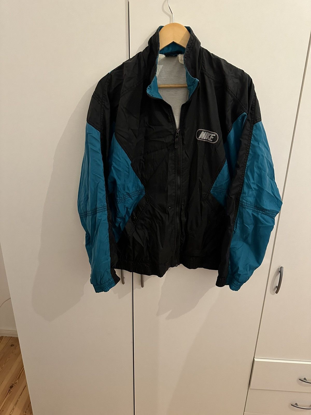 Nike Nike Air Max Jacket Windbreaker Size M Vintage Jacke Retro Size US M / EU 48-50 / 2 - 2 Thumbnail