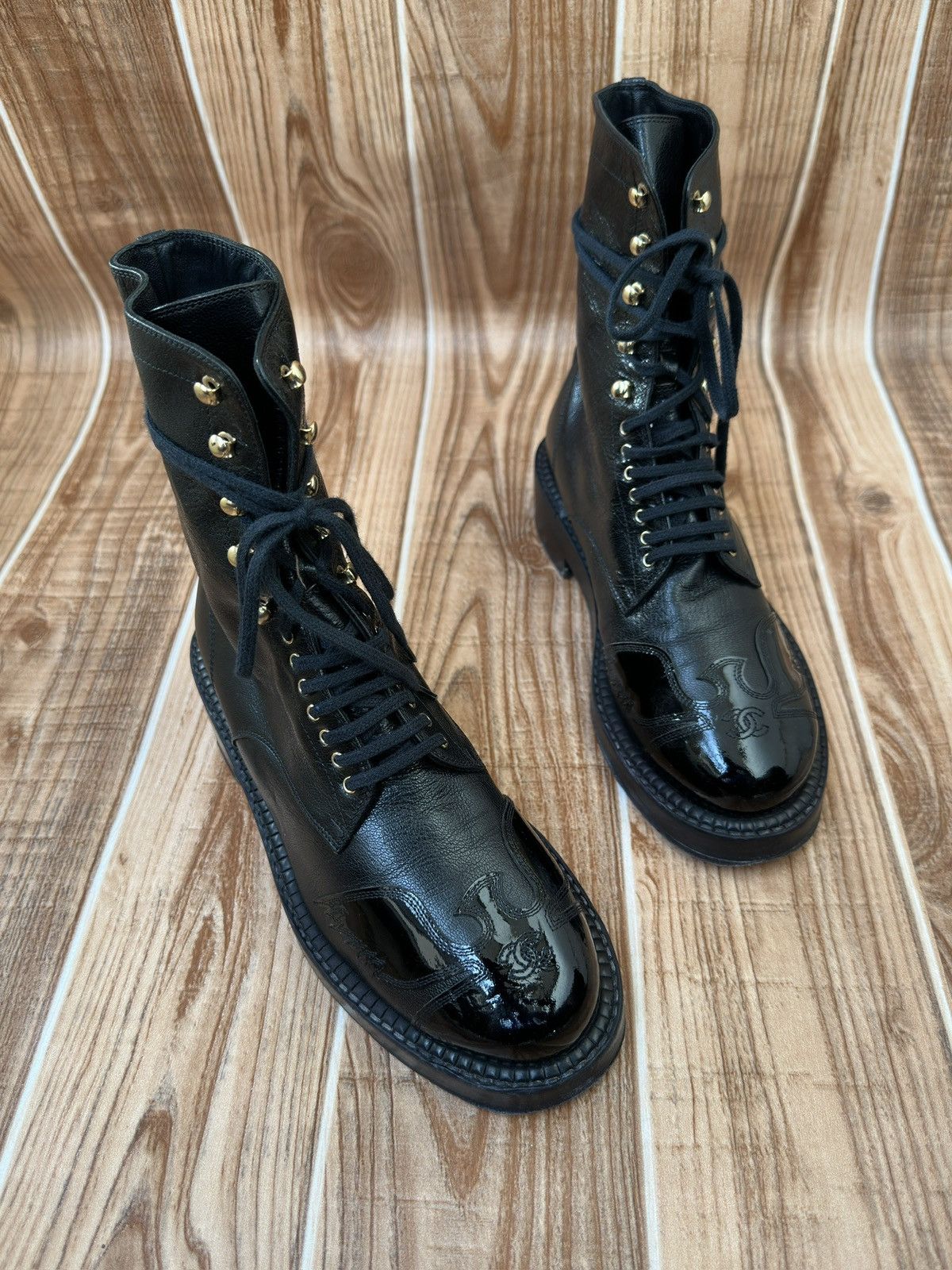 Chanel Chanel interlocking CC Logo Utah Eagle Black Biker Boots Size US 7 / IT 37 - 17 Thumbnail