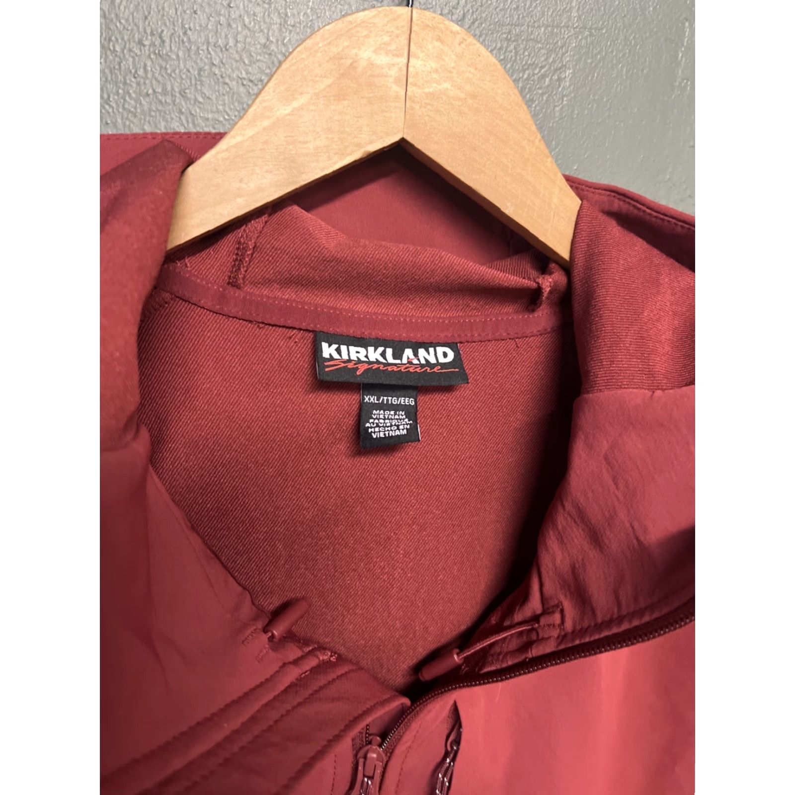 Vintage Kirkland Signature Womens 2XL Softshell Hooded Jacket Red Zip Jacket - 2XL Regular Women’s Fall Winter Outdoor Pockets Full Zip Lined Size XXL / US 16-18 / IT 52-54 - 2 Thumbnail