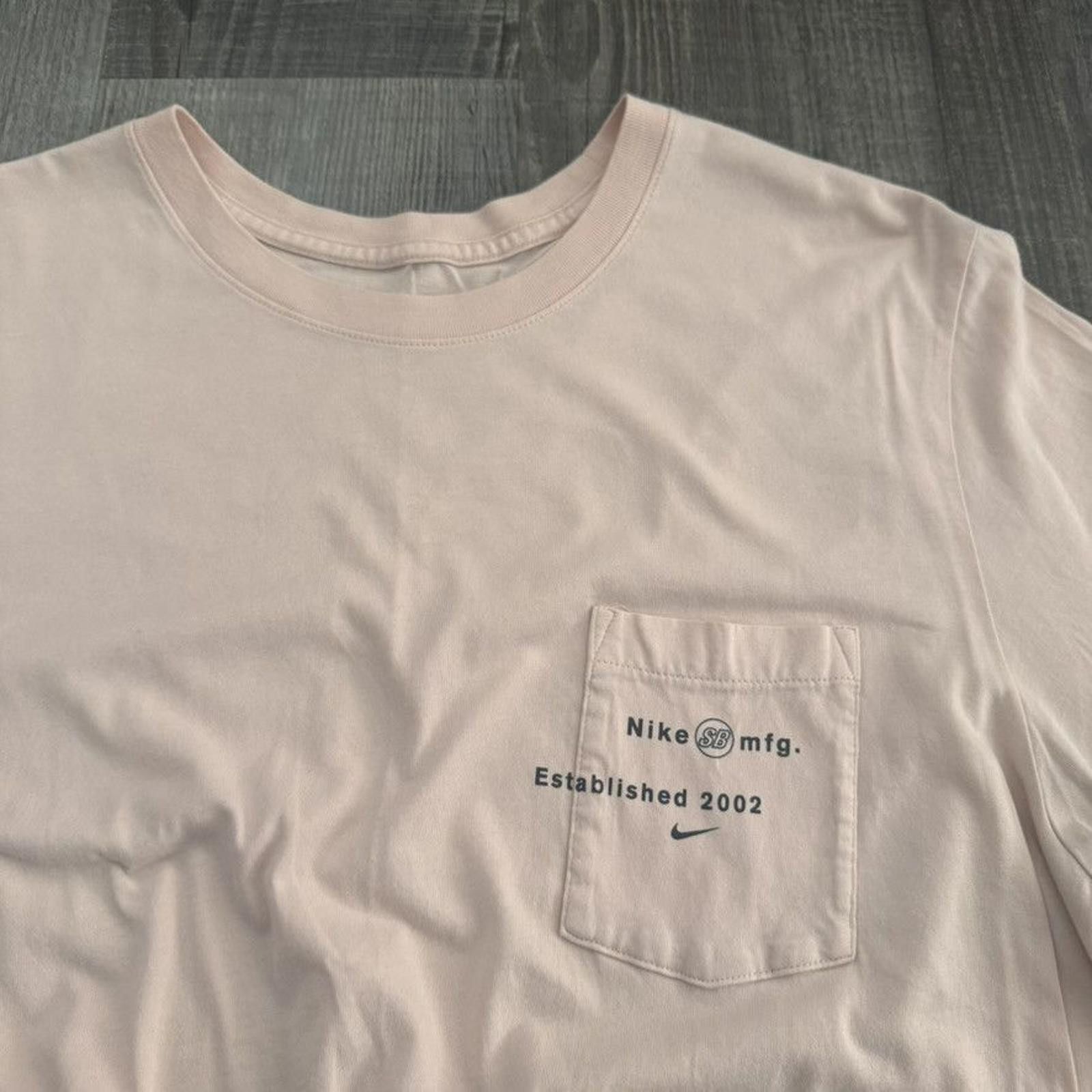 Nike SB NIKE • NIKE SB "Logo Skate" Tee (XL) Size US XL / EU 56 / 4 - 2 Thumbnail
