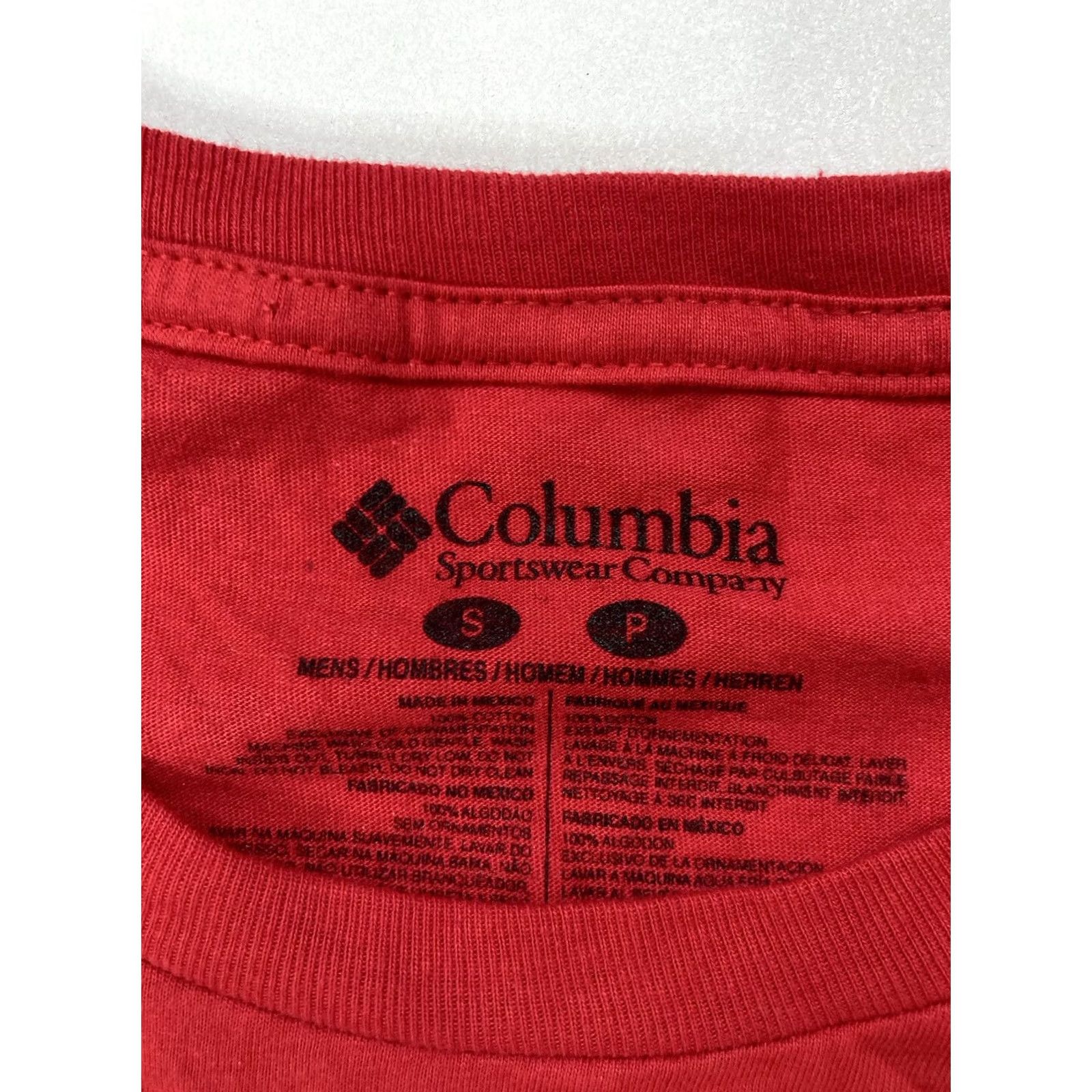 Vintage Columbia T-Shirt Men Small Red Graphic Print Short Sleeve Crew Neck All Seasons Outdoor Animals Logo Size US S / EU 44-46 / 1 - 5 Thumbnail