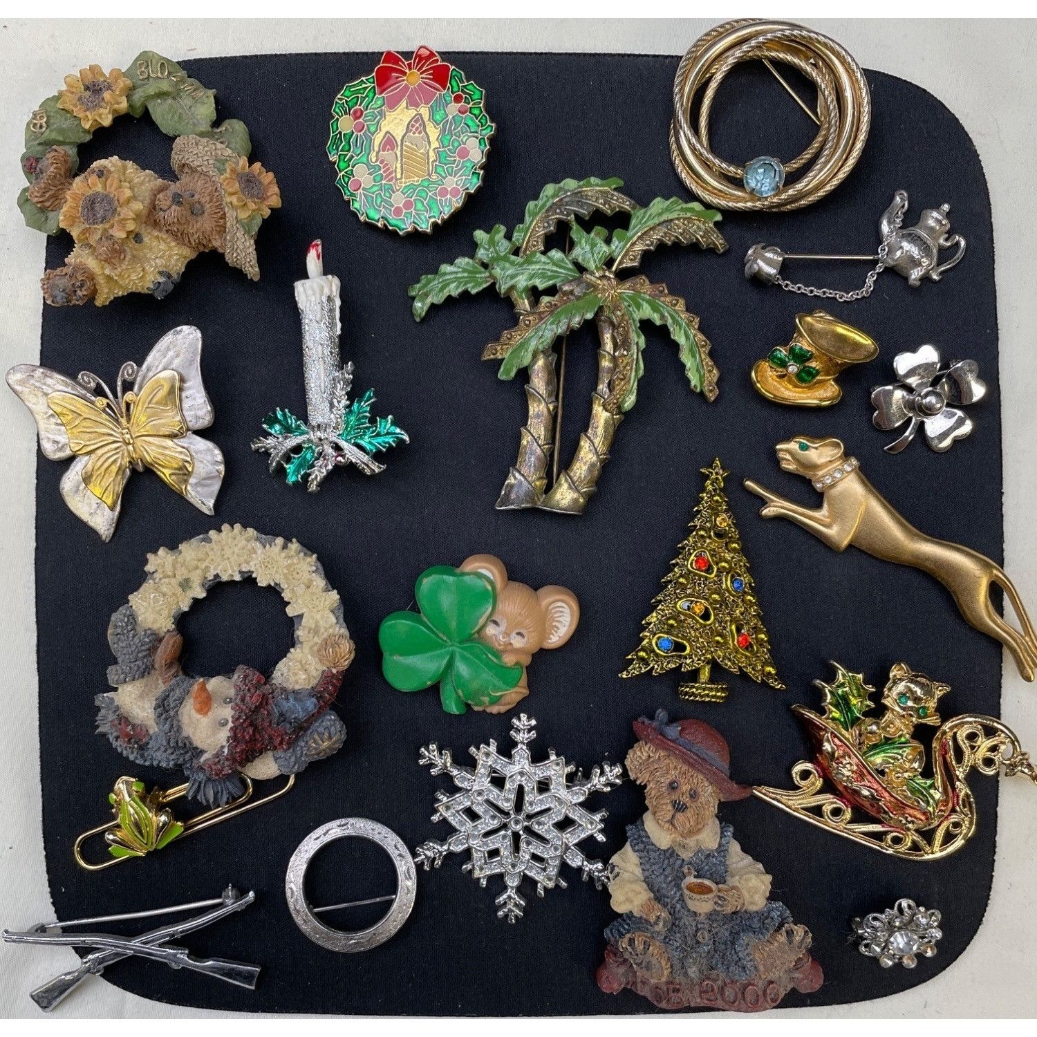 Other Vintage Women's Lot of 21 Pins/ Brooches Variety SKU 6088 Size ONE SIZE - 1 Thumbnail