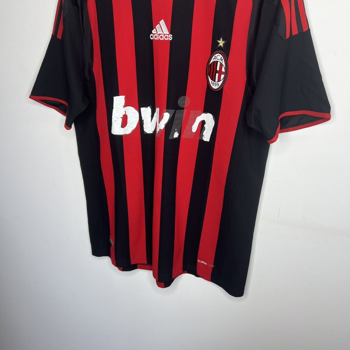 Adidas Authentic 09-10 Ronaldinho AC Milan Home Soccer Jersey Size US M / EU 48-50 / 2 - 3 Thumbnail