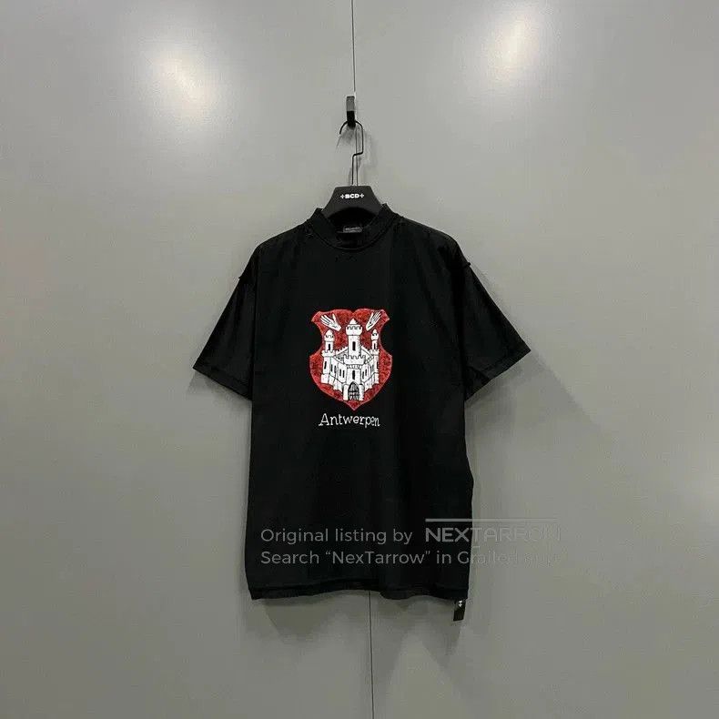 Balenciaga Balenciaga Black Distressed Logo Short Sleeve. Size US S / EU 44-46 / 1 - 1 Thumbnail