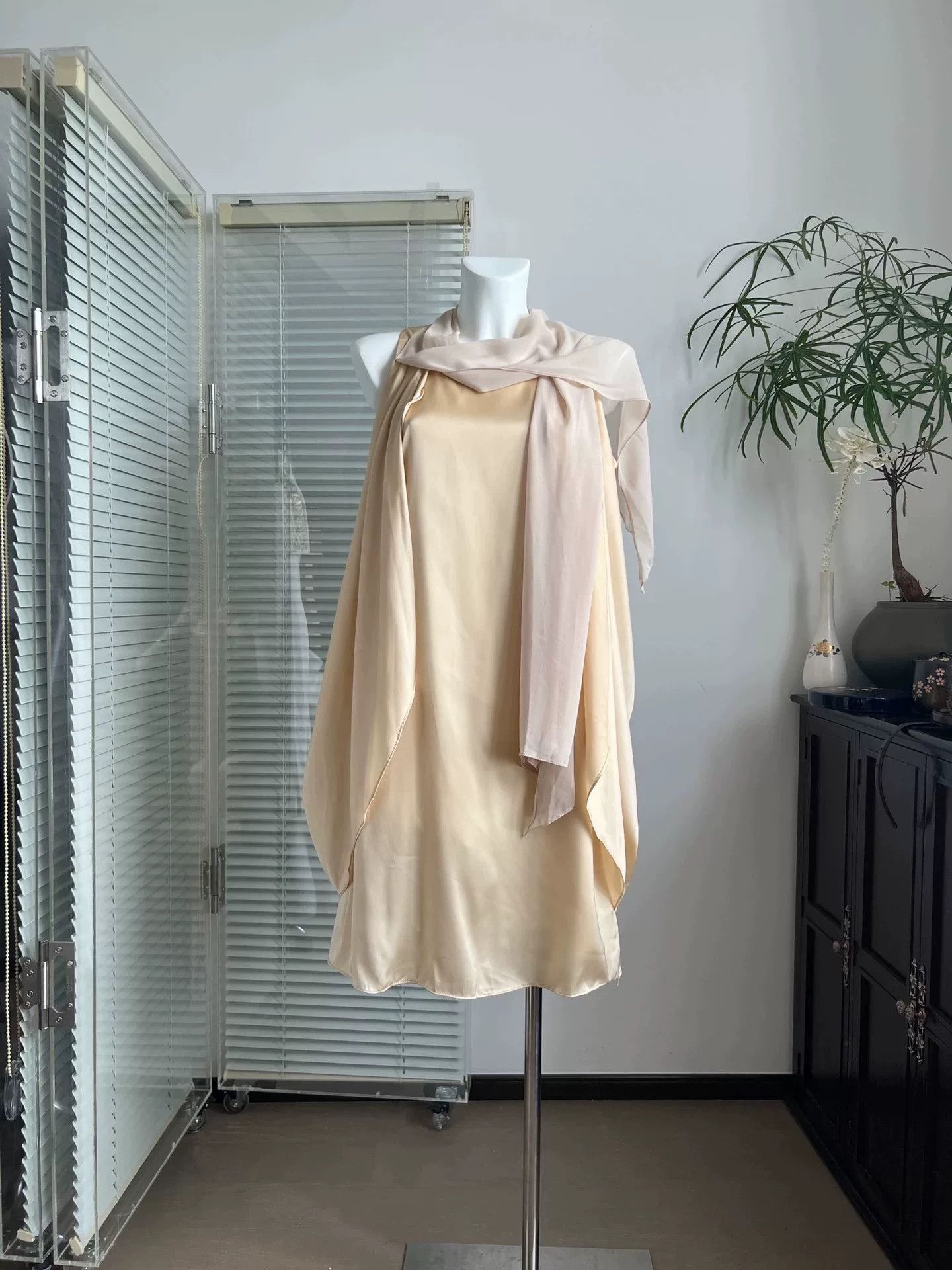 Other European Vintage Pleated Drapey Tank Dress Size XL / US 12-14 / IT 48-50 - 1 Thumbnail