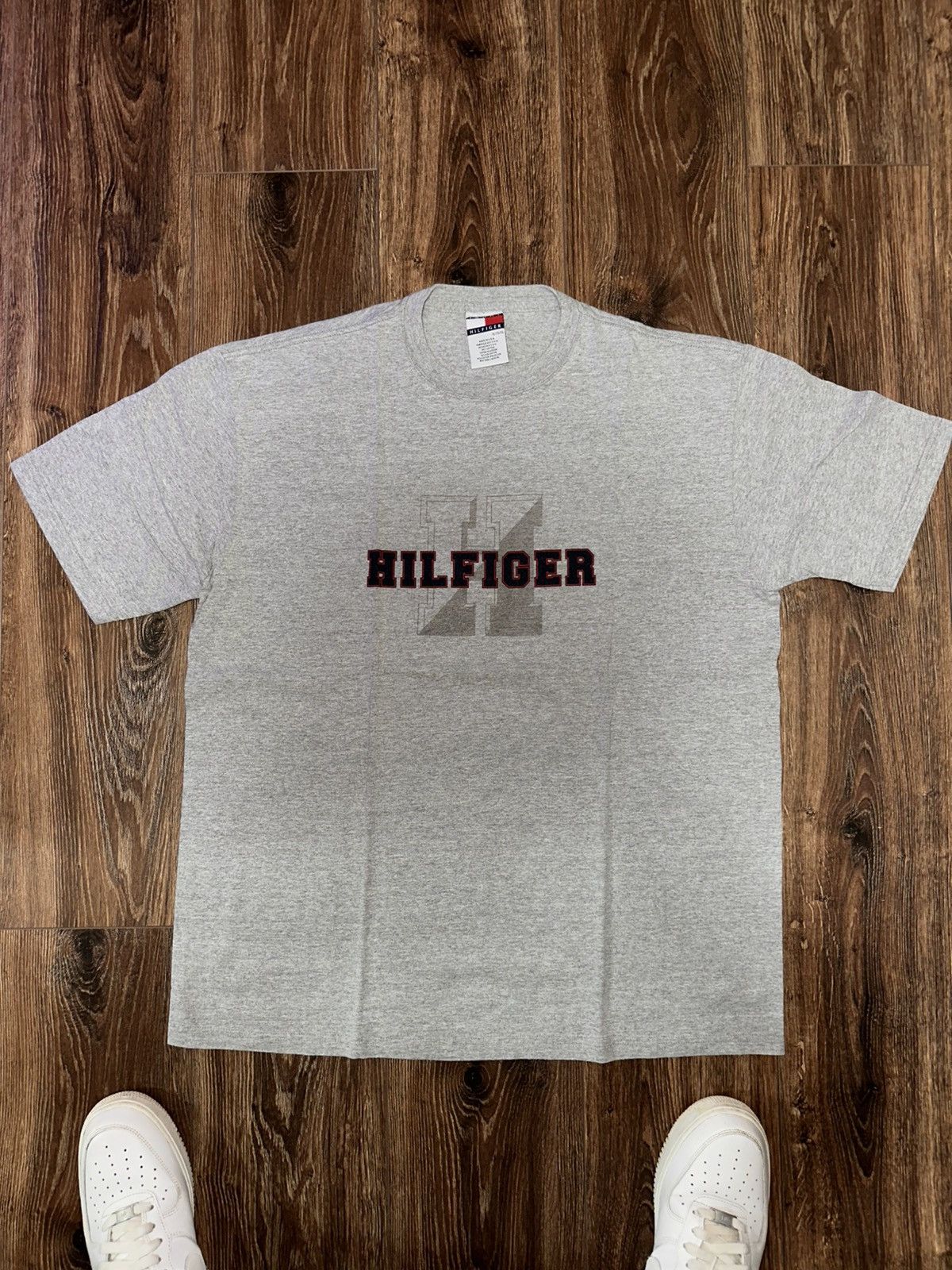 Tommy Hilfiger Vintage Tommy Hilfiger Tee Size US XL / EU 56 / 4 - 1 Thumbnail