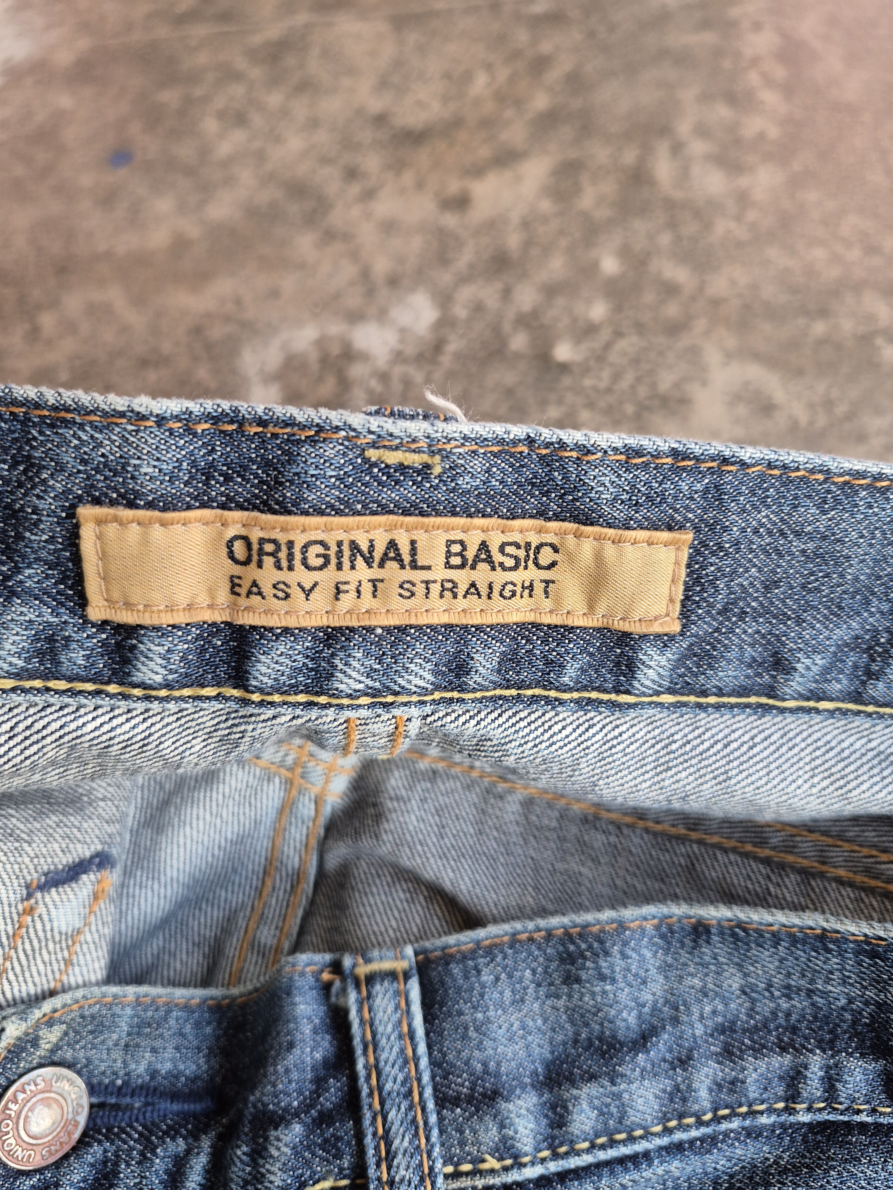 Uniqlo 🔥 Uniqlo Easy Fit Straight Jeans Denim Size US 35 - 8 Thumbnail