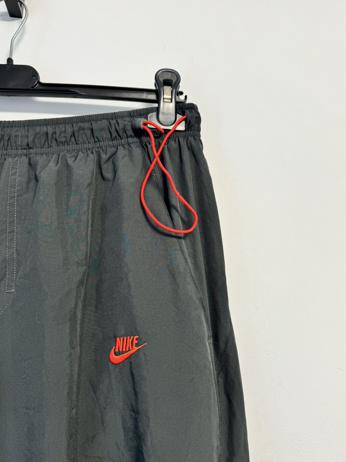 Nike Nike Vintage Nylon Pants Y2K style Hype 90’s Size US 32 / EU 48 - 7 Thumbnail
