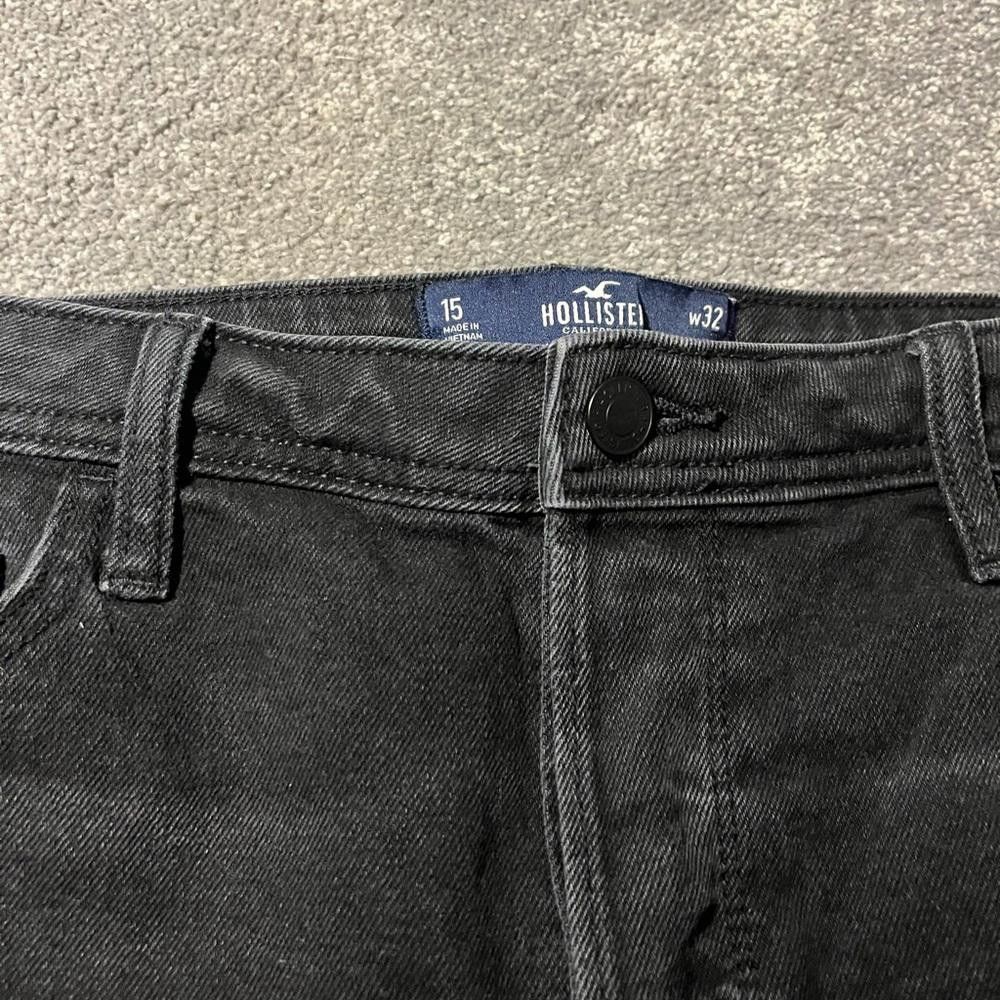 Designer Hollister curvy high rise distressed mom short Size 32" / US 10 / IT 46 - 3 Thumbnail