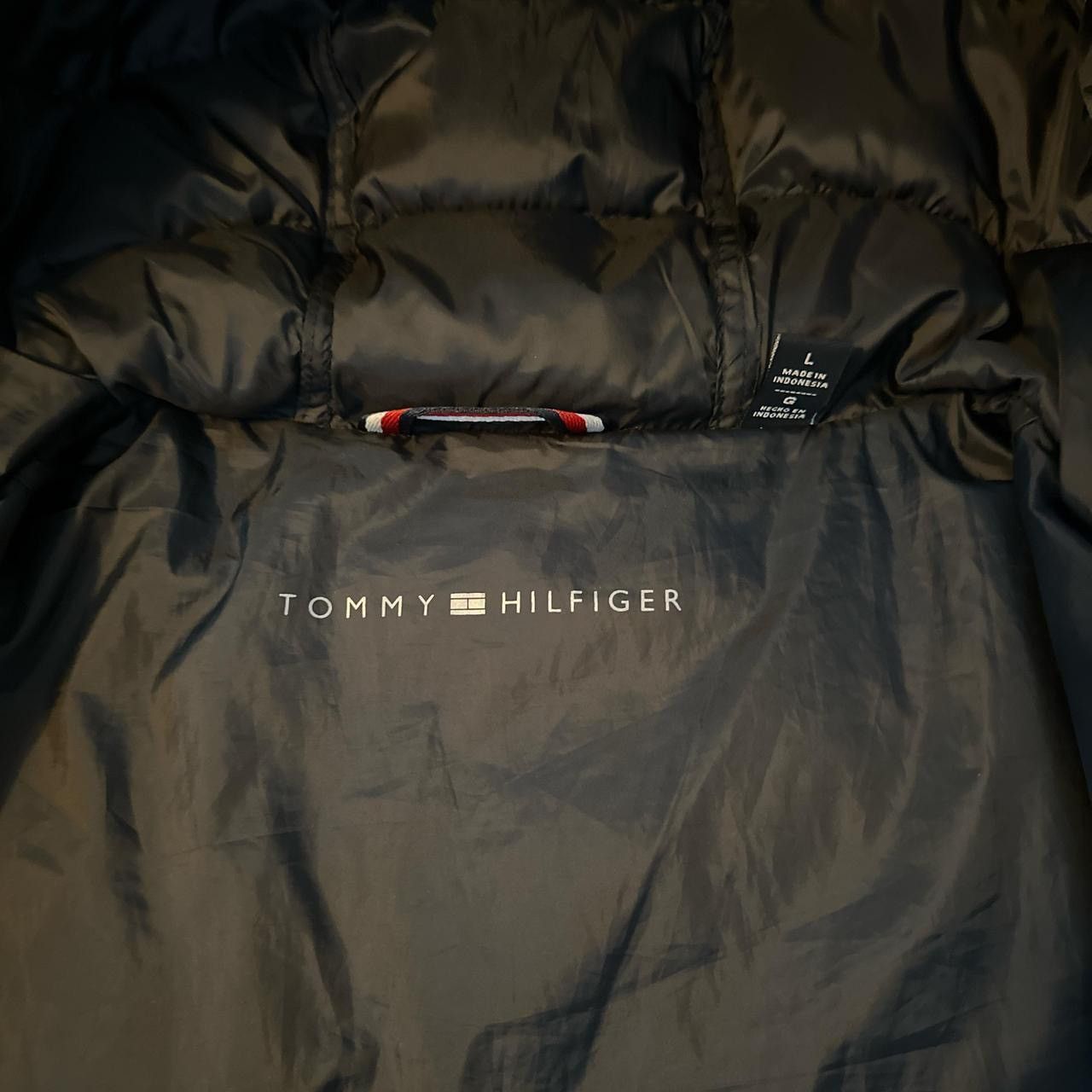 Tommy Hilfiger Tommy Hilfiger black and red puffer jacket Size US L / EU 52-54 / 3 - 4 Thumbnail