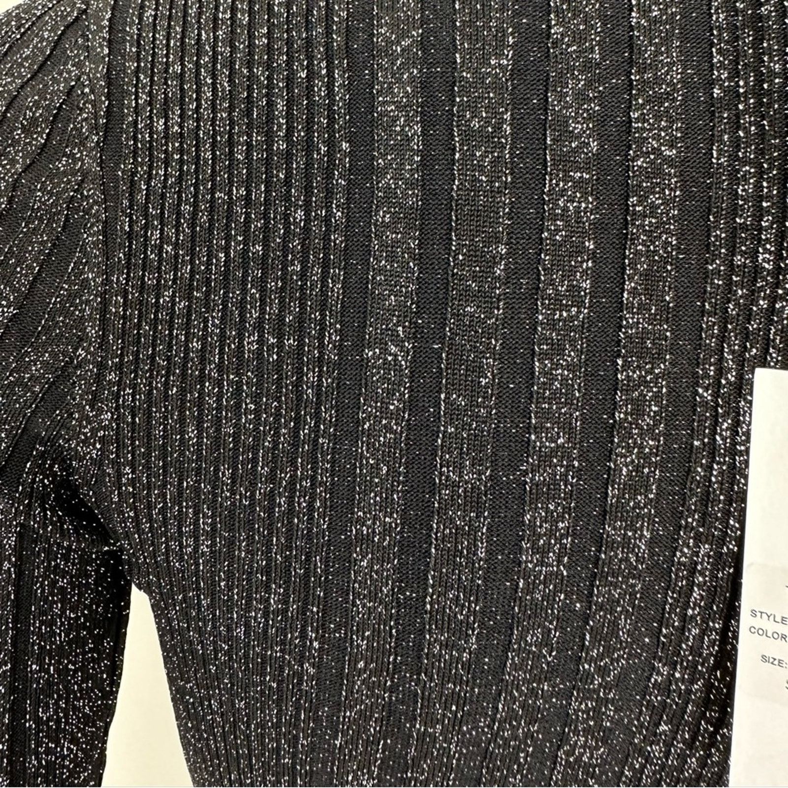 NWT!!! Solid and striped shimmer top size XS Retail 268$