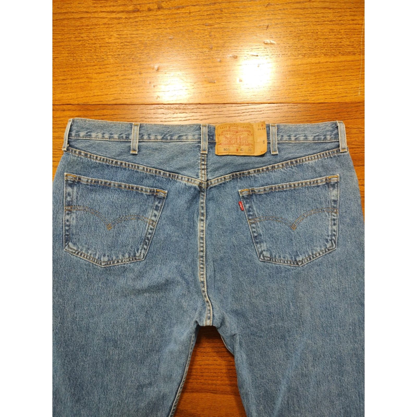 Levi's VINTAGE Levi's 501 Jeans Mens 40x30 Blue Denim Straight 5-Pocket Logo Red Bat Tag 90s Retro Classic Fit jeans Men Size US 40 / EU 56 - 3 Thumbnail