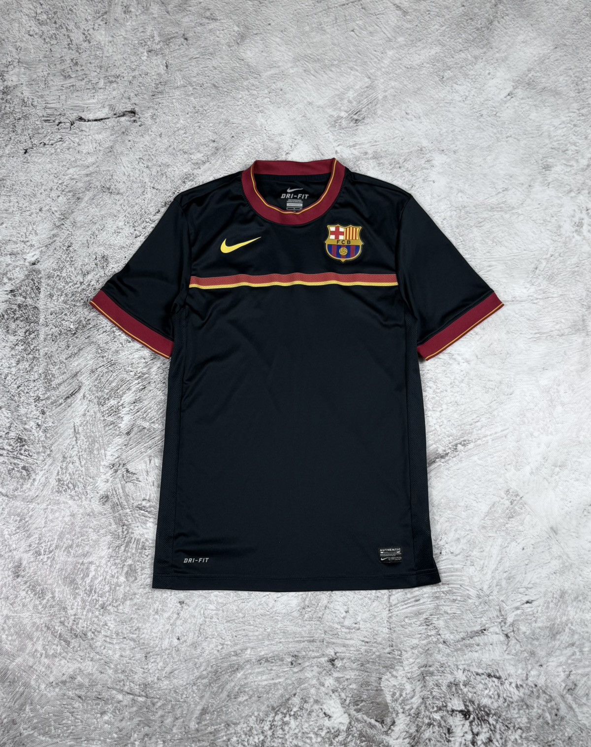 Nike Mens Vintage Nike FC Barcelona T Shirt training soccer tee Size US S / EU 44-46 / 1 - 1 Thumbnail
