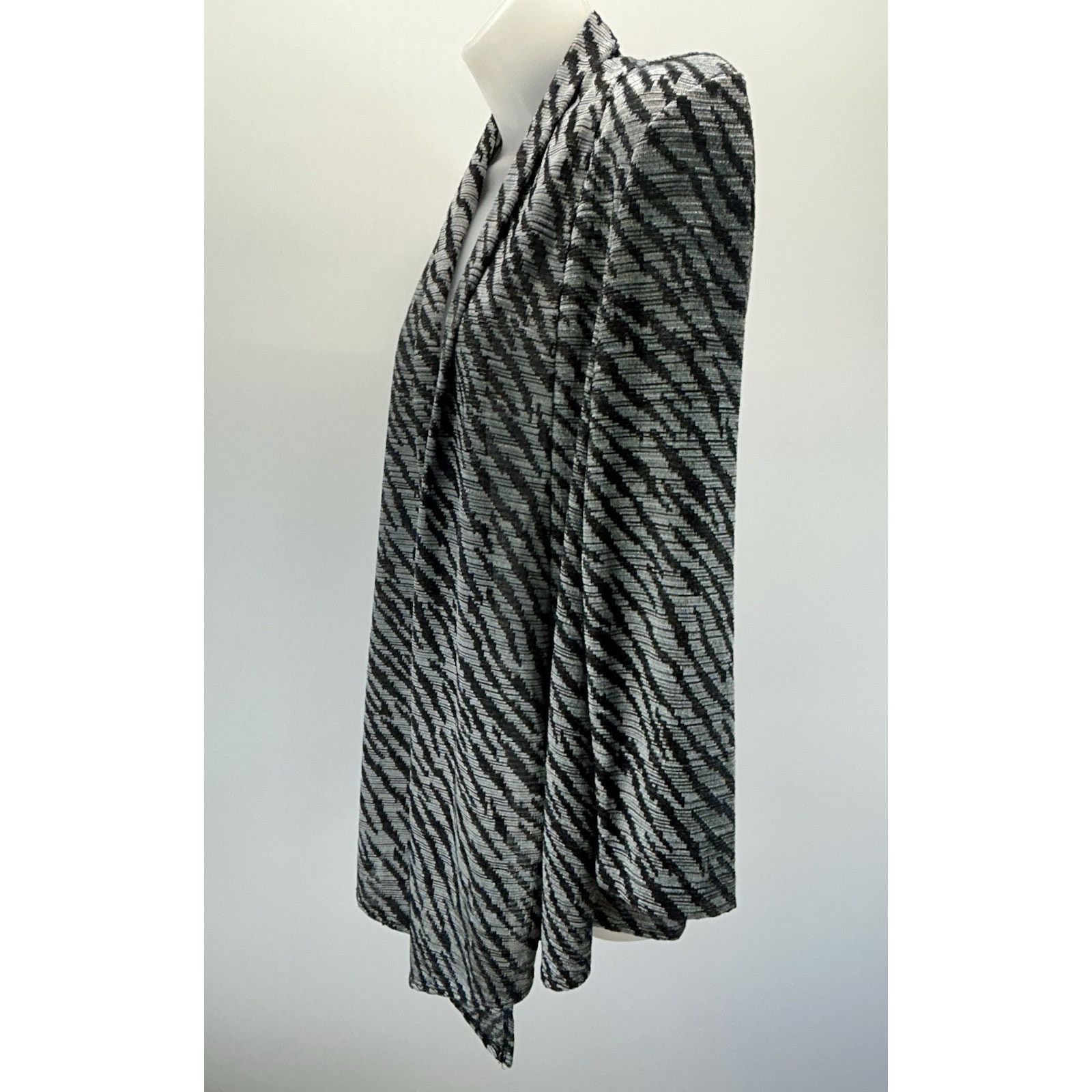 Chicos Chico’s Women’s Sz 0 Black & Grey Pattern Cardigan Size S / US 4 / IT 40 - 5 Thumbnail
