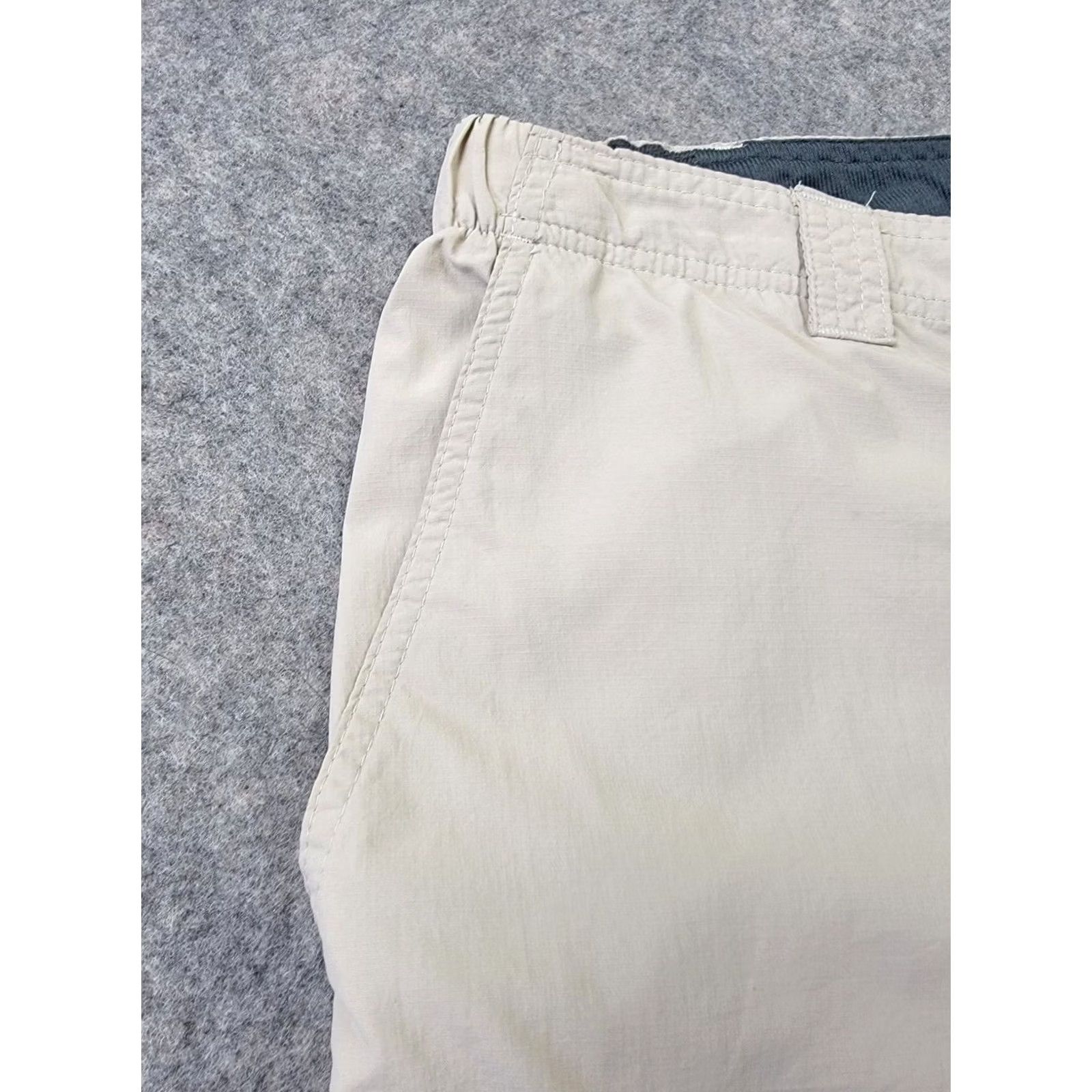 Vintage Columbia Shorts Mens 40 Beige 10'' Inseam Nylon Cargo Pockets Outdoor Camping Size US 40 / EU 56 - 2 Thumbnail
