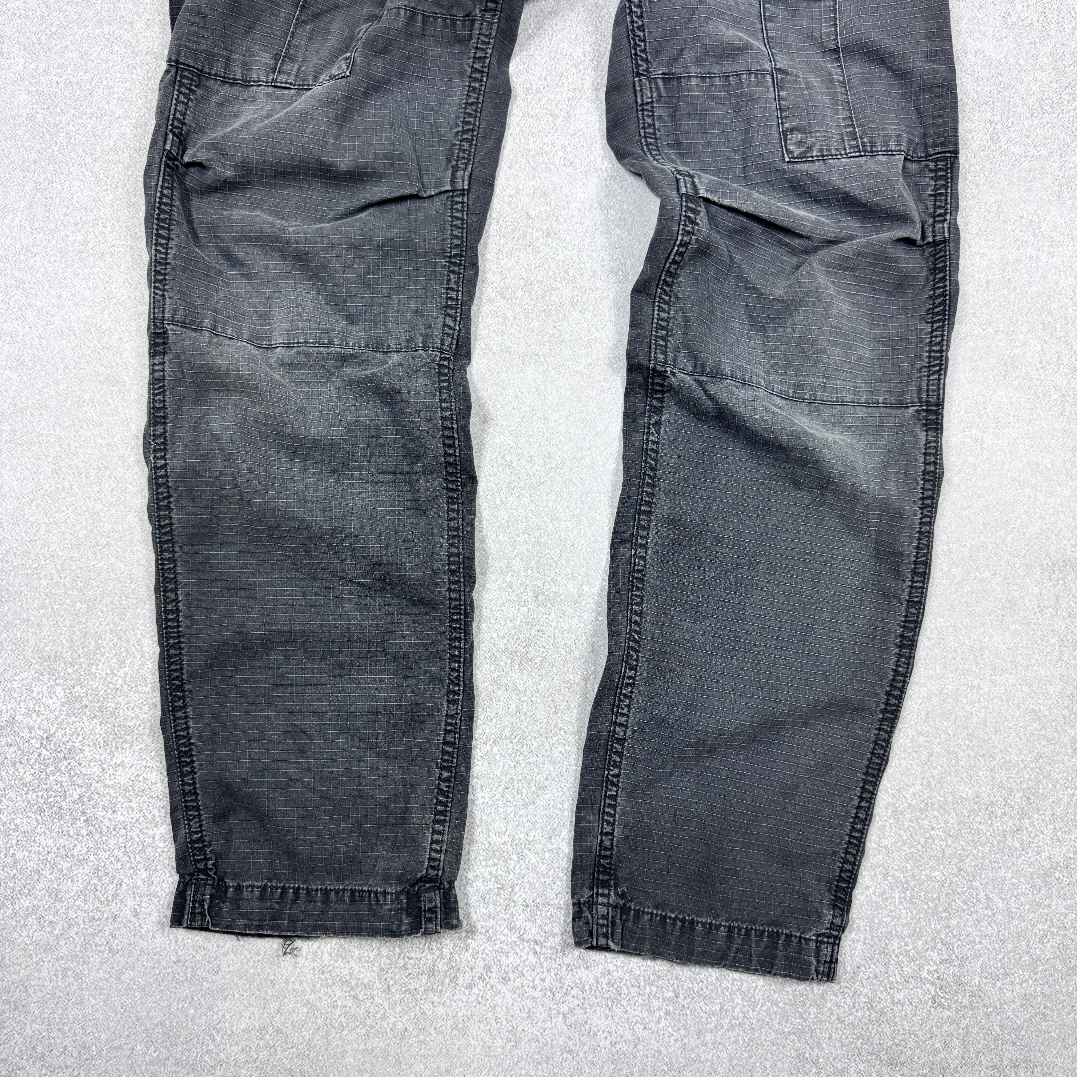 Carhartt Men`s CARHARTT Aviation Black Distressed Cargo Pants Size 29 Size US 29 - 5 Thumbnail