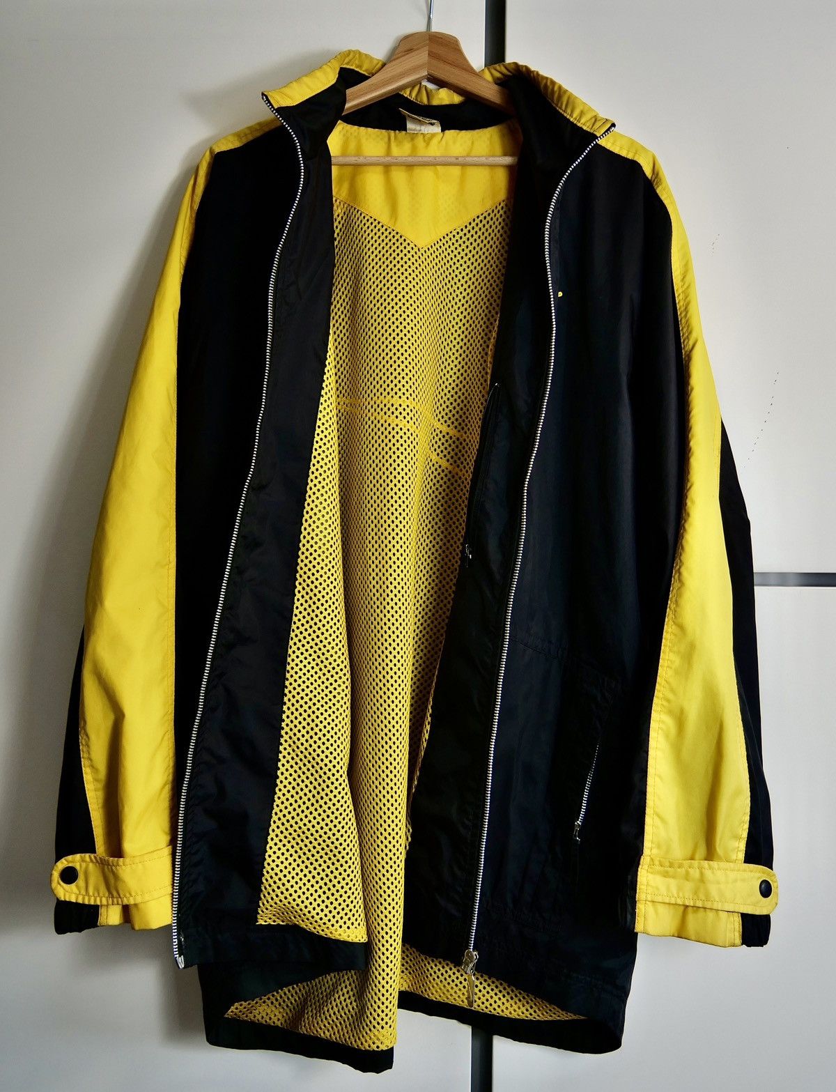 Vintage 🖤💛 Vintage 90s Nike Logo Embroidery Windbreaker Jacket Size US L / EU 52-54 / 3 - 3 Thumbnail