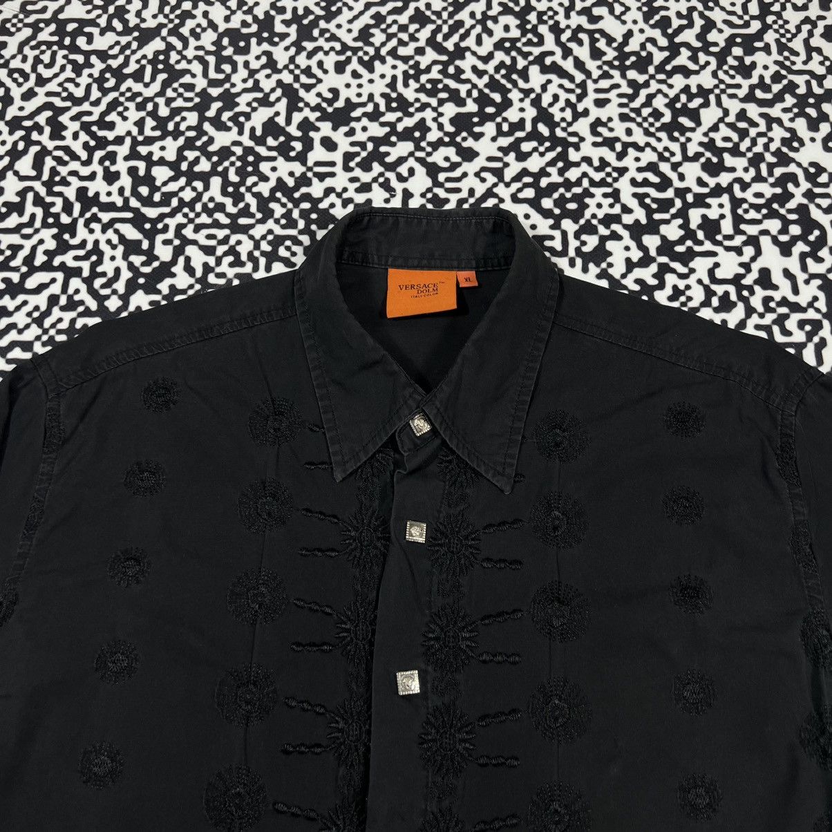 Versace RARE VERSACE DOLM Y2K Vintage Monogram Faded Luxury Shirt Size US XL / EU 56 / 4 - 7 Thumbnail