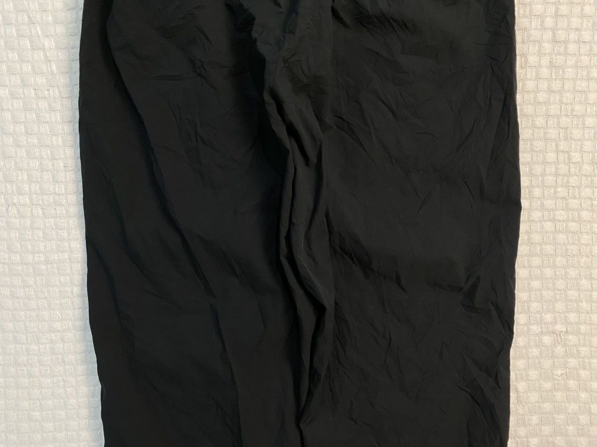 New Era NEW ERA BAGGY NYLON TRACK PANTS Y2K Size US 30 / EU 46 - 10 Thumbnail