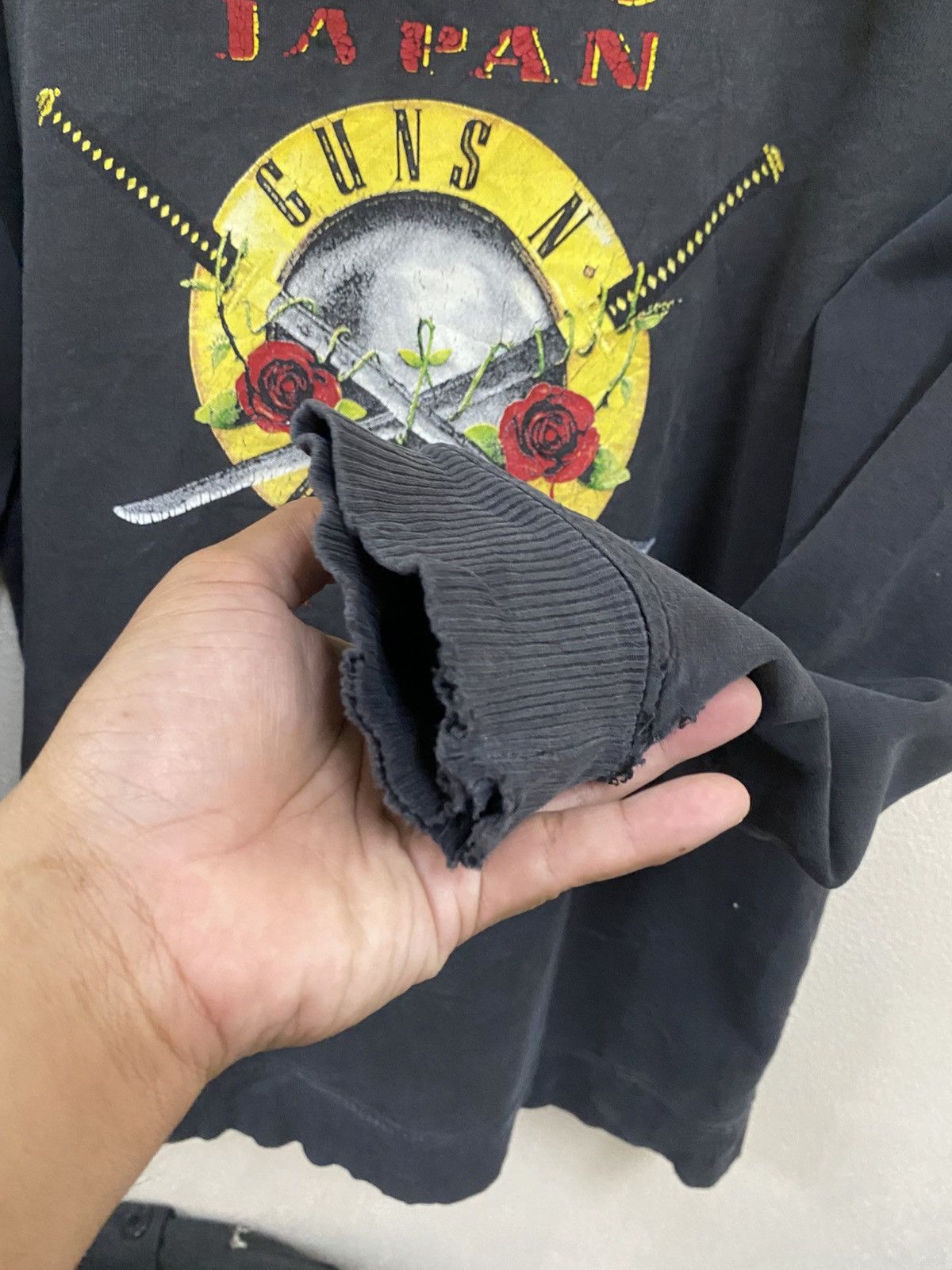 Vintage Vtg Tour Hoodie Guns N Roses Live Tokyo Size US L / EU 52-54 / 3 - 6 Thumbnail