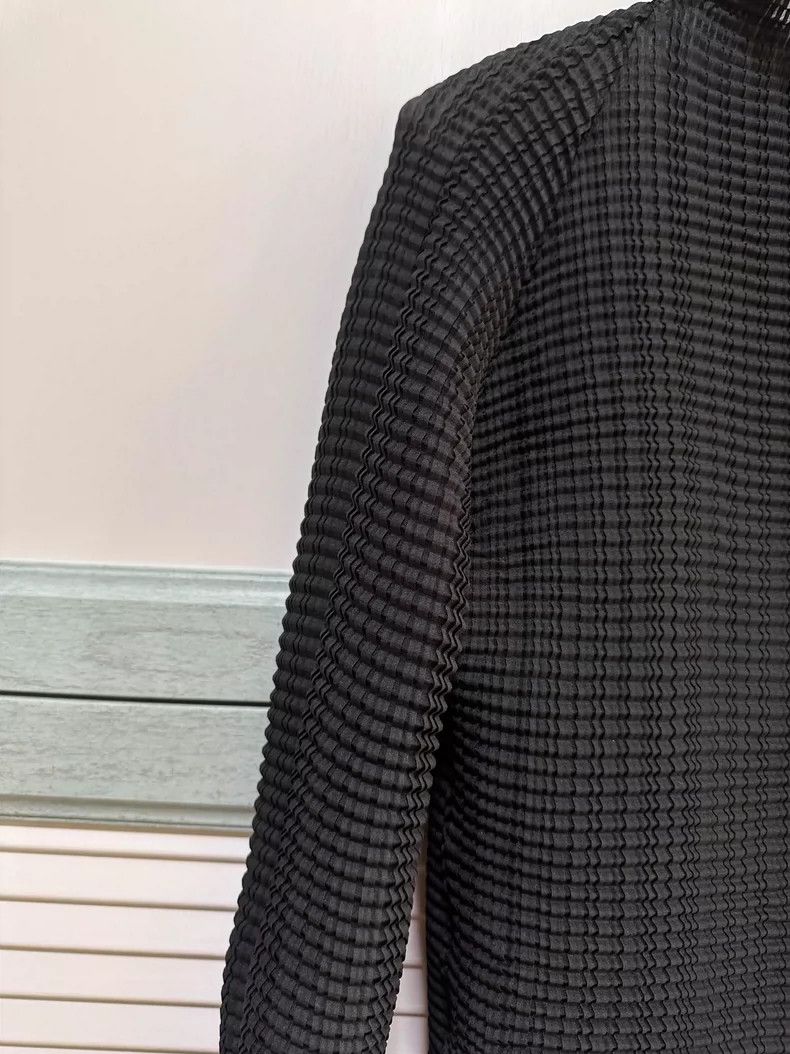 Issey Miyake Issey Miyake size:2 Black square pleated seeryarn long sle Size S / US 4 / IT 40 - 5 Thumbnail