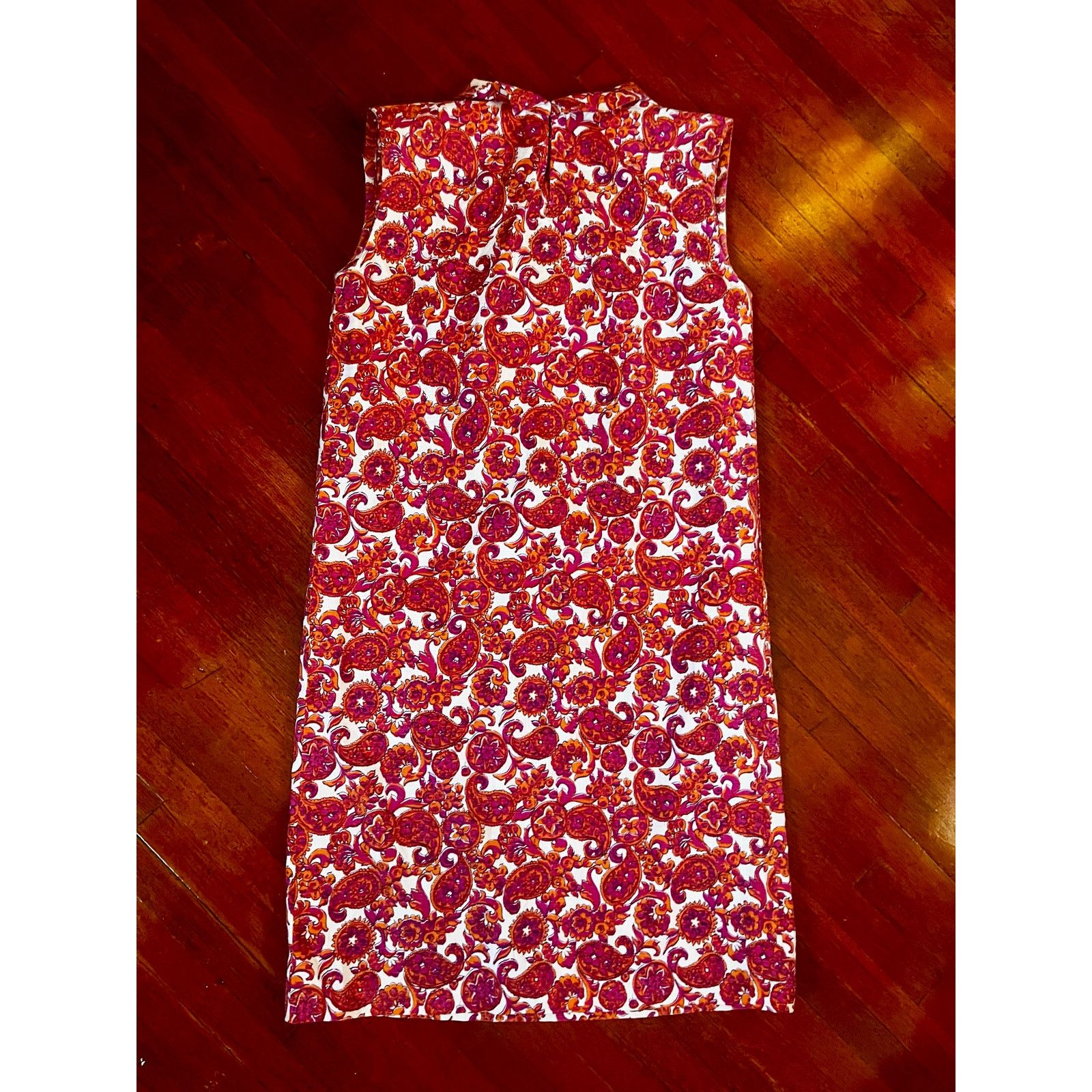 Vintage Vtg 60s Pink White Paisley Mockneck Shift dress Small Med Size M / US 6-8 / IT 42-44 - 1 Thumbnail