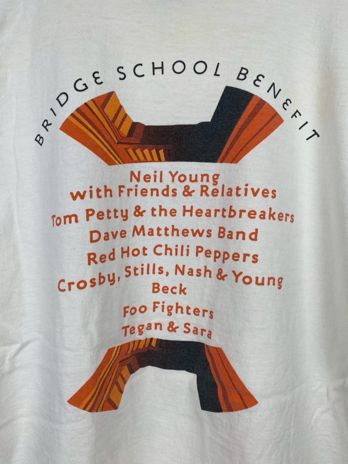 Band Tees Vintage Bridge School Benefit Show T-Shirts DO1092 Size US L / EU 52-54 / 3 - 6 Thumbnail