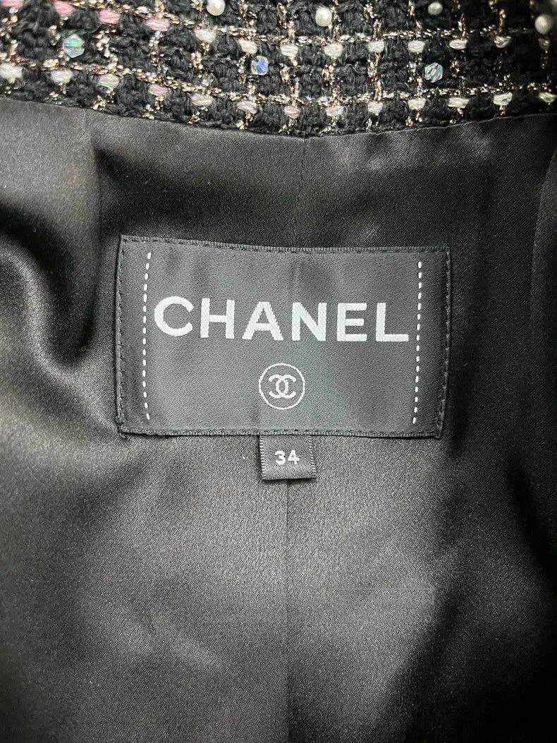Chanel Chanel Tweed Pearl Embellished Jacket. Size US XS / EU 42 / 0 - 5 Thumbnail