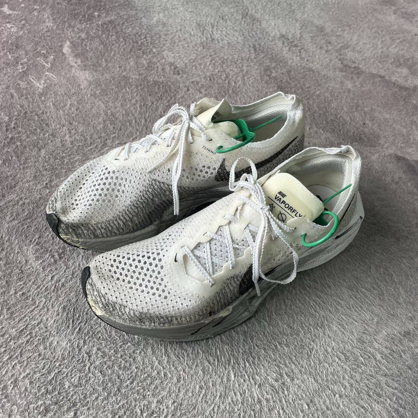 Nike Nike ZOOMX Silver Lowtop Sneakers 42 Men Size US 9 / EU 42 - 1 Thumbnail
