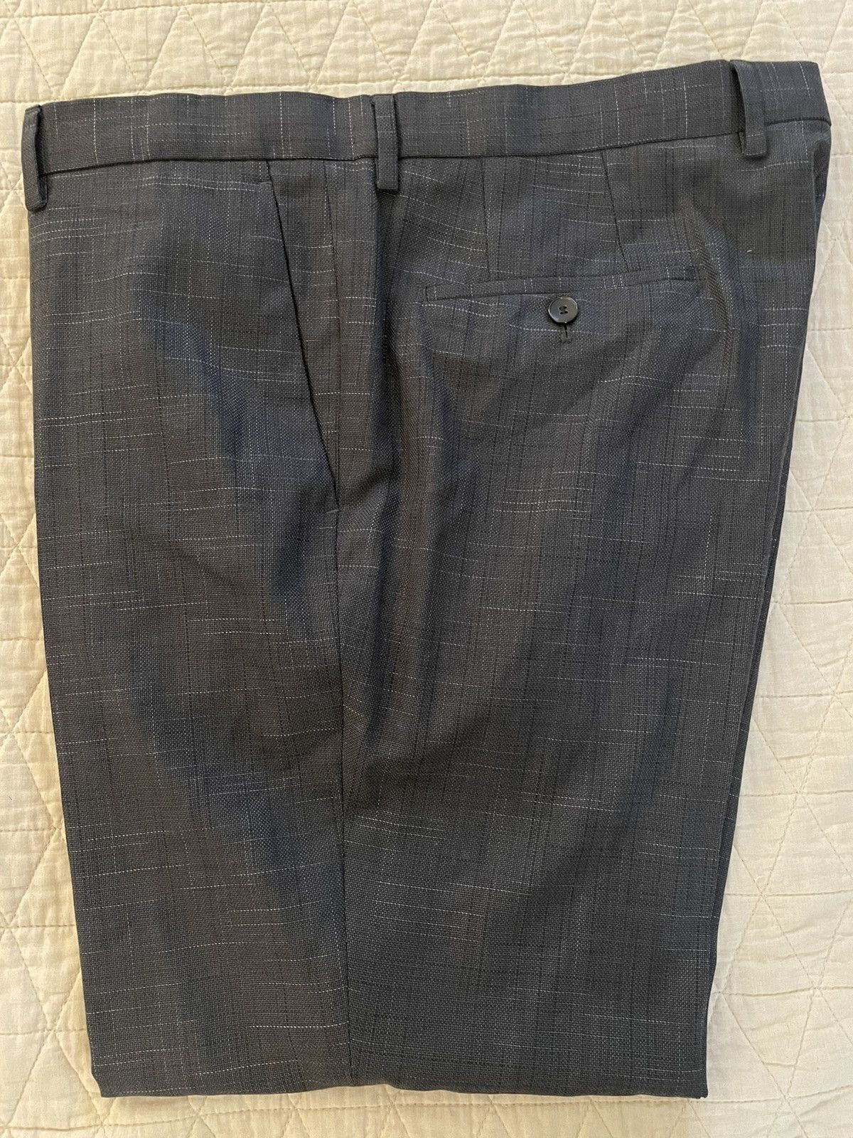 Hugo Boss Huge3/Genius2 Wool and Silk Finely Textured Fleck Suit Size 46R - 3 Thumbnail