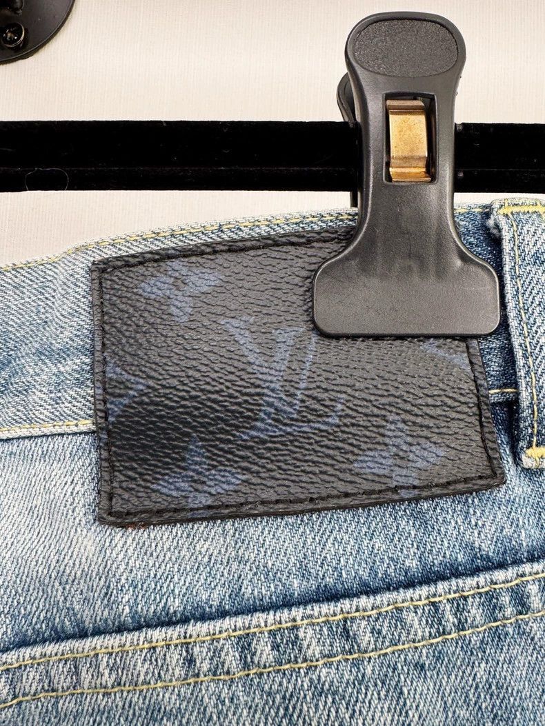 Louis Vuitton Louis Vuitton Jeans in Light Blue-2506 Size 29" - 4 Thumbnail