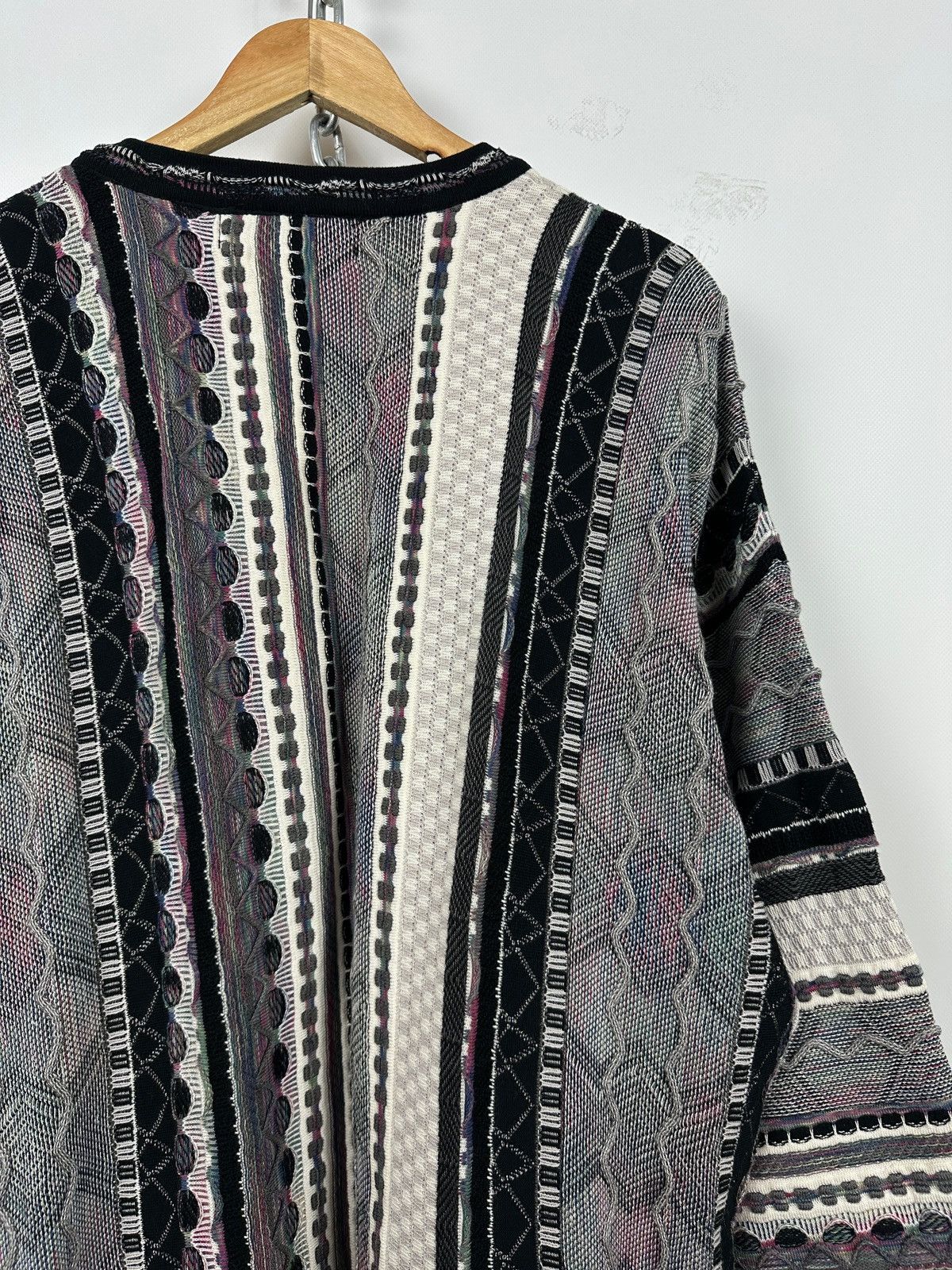 Tundra Canada Vintage Tundra Canada 3D Knit Coogi Style Sweater Size US XL / EU 56 / 4 - 13 Thumbnail