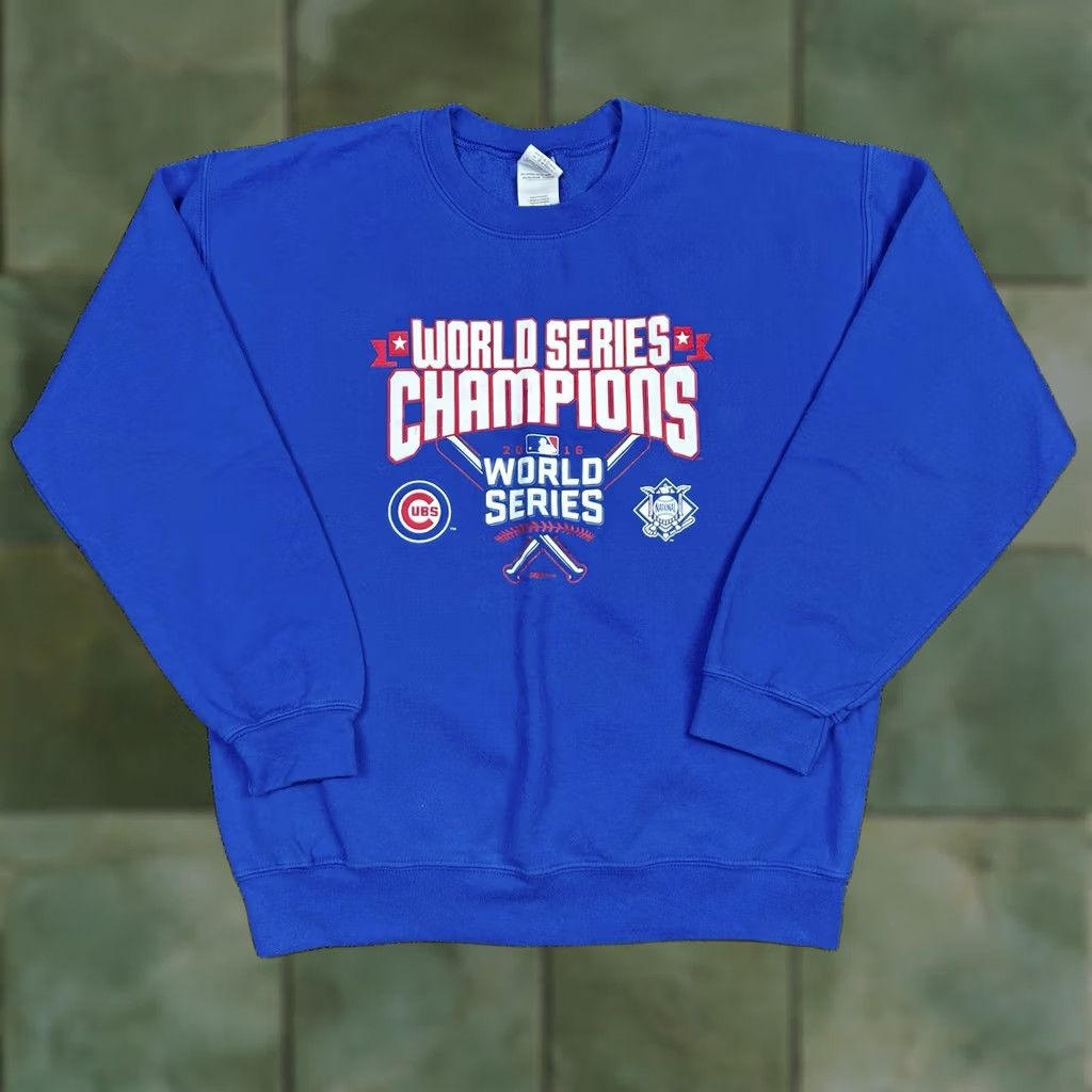 Gildan VINTAGE Chicago Cubs 2016 World Series Champion Baseball Crewneck Sweatshirt Mens M Blue Graphic Print Sweatshirt Size US M / EU 48-50 / 2 - 1 Thumbnail