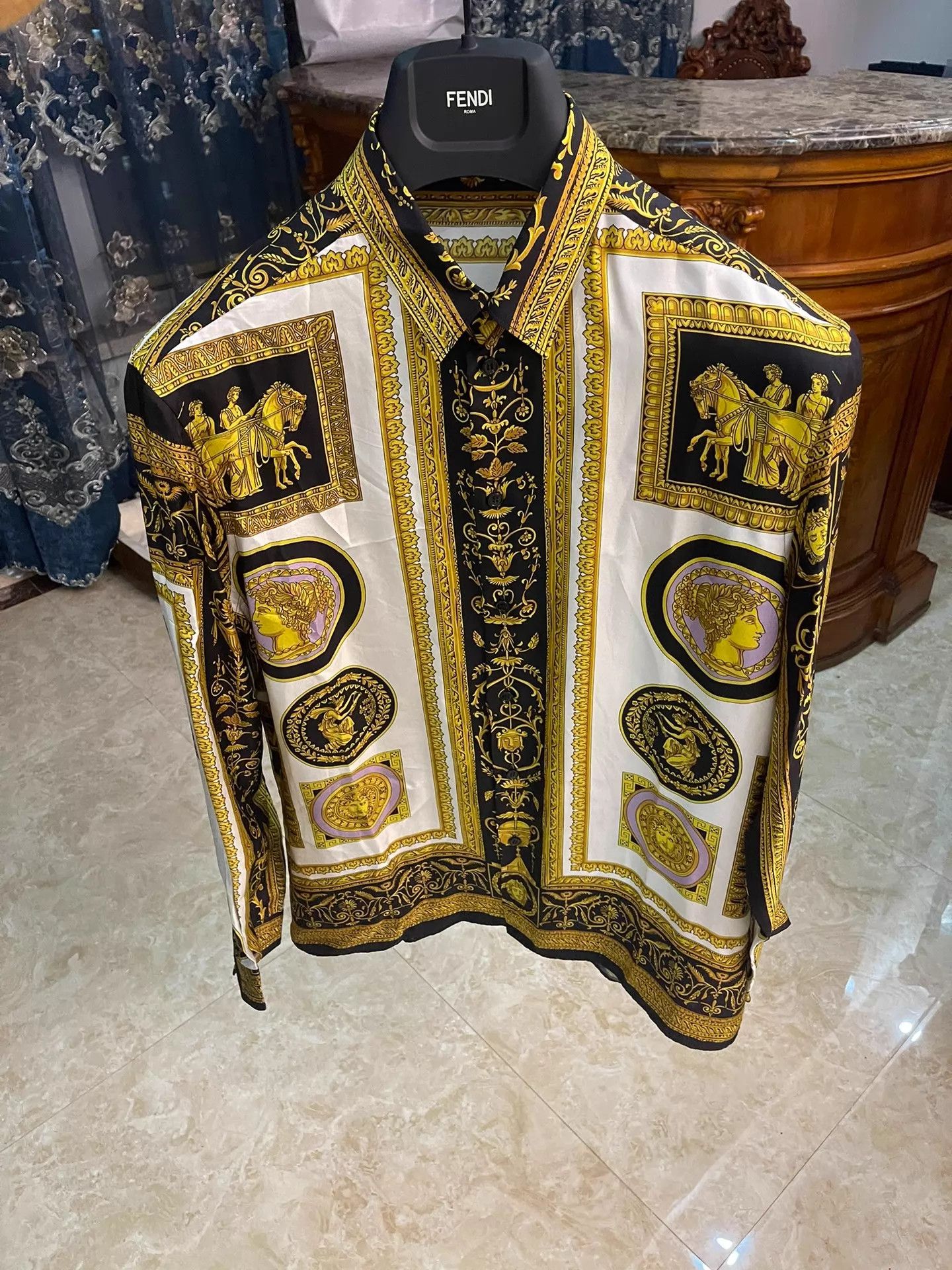 Versace Versace Classic Black & Gold Silk Shirt 40 Size US M / EU 48-50 / 2 - 3 Thumbnail