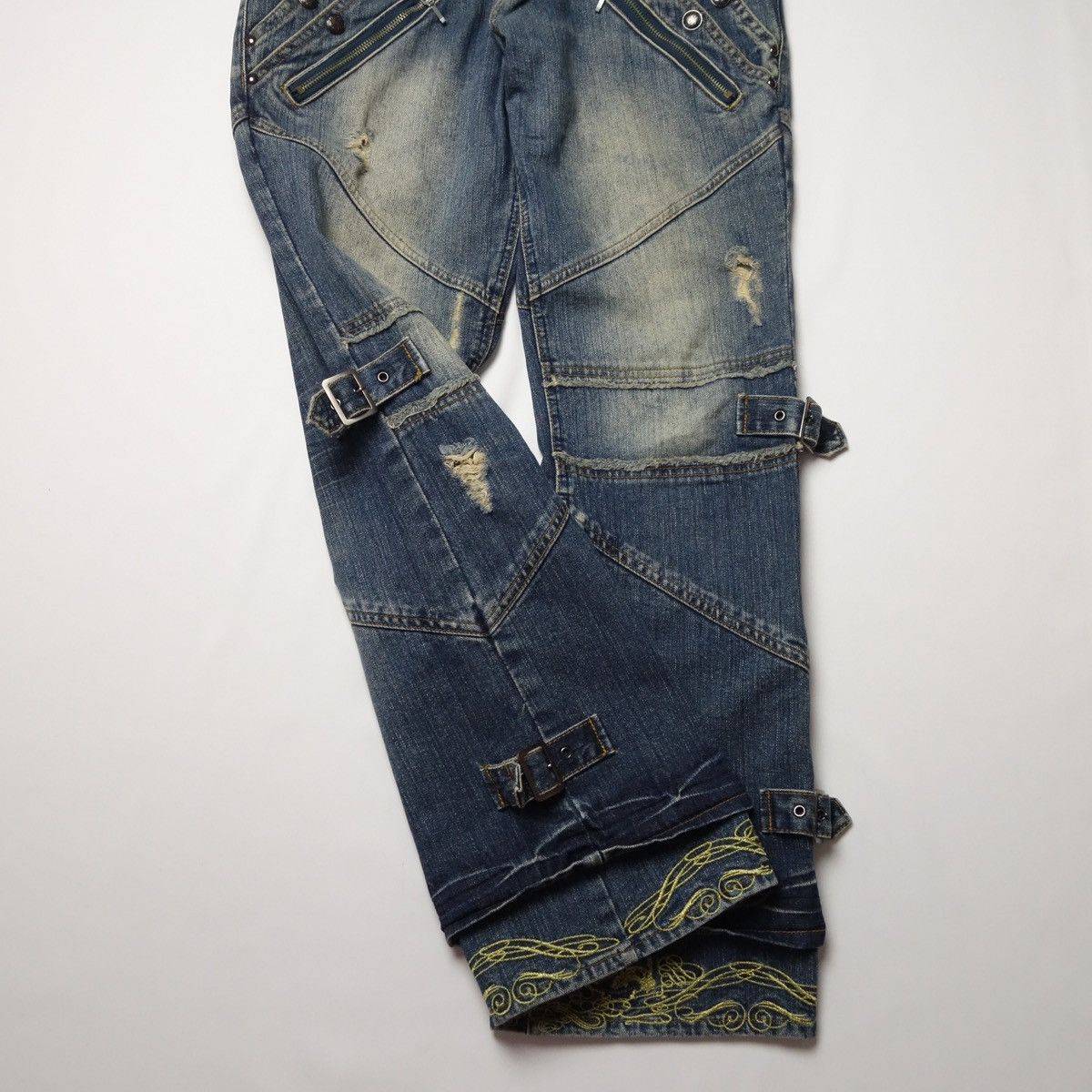 semanticdesign 2000’s Semantic Design Gimmick Belted Flared Denim Pants Size US 32 / EU 48 - 8 Thumbnail