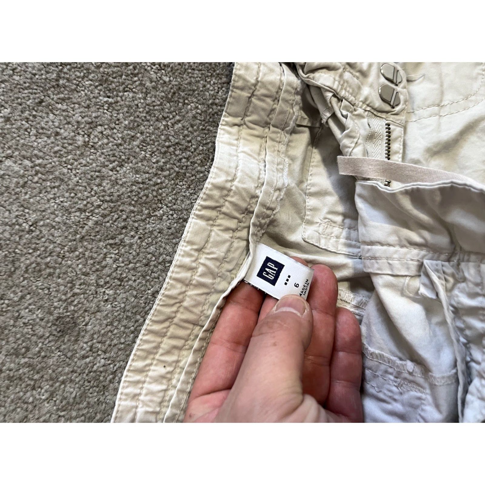 Gap VINTAGE Gap Beige 3” Mid Rise Chino Shorts Women’s Size 6 Size 28" / US 6 / IT 42 - 3 Thumbnail