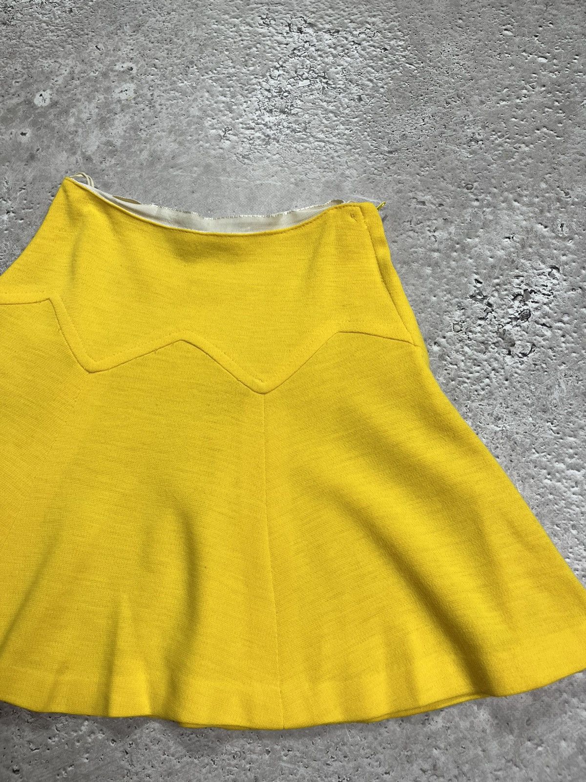 Vintage Vintage 60s Yellow Mini Skirt Ginger London Courtelle UK 24 Size 25" / US 0 / IT 36 - 4 Thumbnail