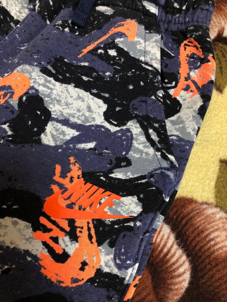 Nike Nike (kids XL) Boy's Club Fleece Printed Joggers Size US 29 - 5 Thumbnail