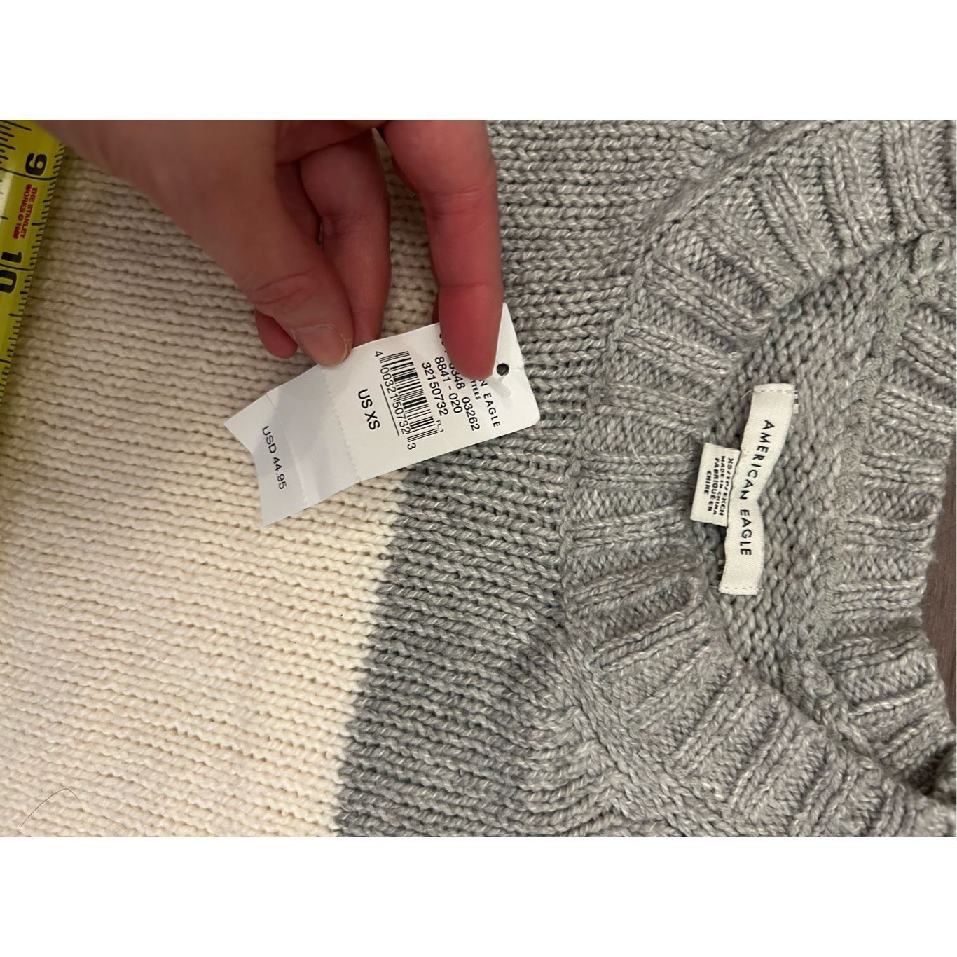 American Eagle Outfitters American Eagle NWT Tri-Color Gray, Cream, and Black Sweater, Size XS / US 0-2 / IT 36-38 - 9 Thumbnail