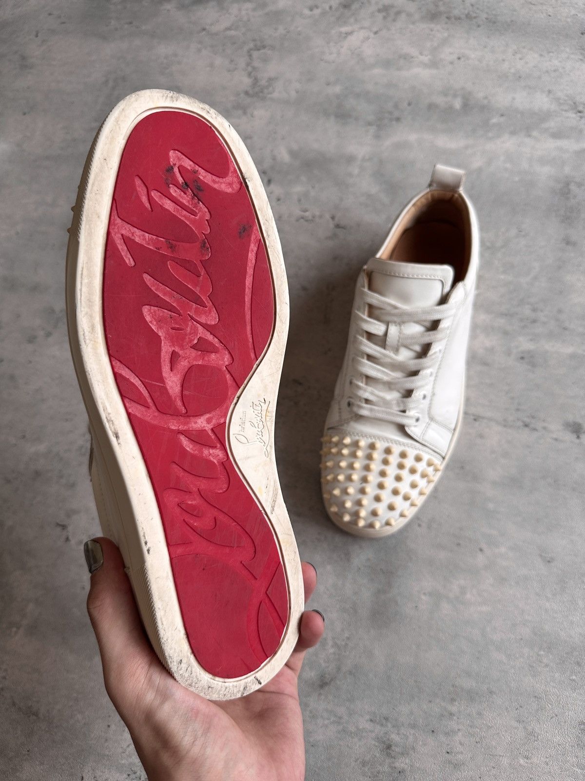 Christian Louboutin LOUIS FLAT CREAM SPIKES LOW TOP Size US 8 / EU 41 - 4 Thumbnail