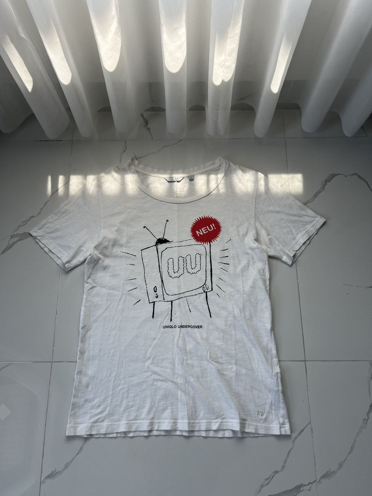 Undercover × Uniqlo × Vintage UNDERCOVER X UNIQLO RARE UU NEU TV Y2K TEE Size US L / EU 52-54 / 3 - 1 Thumbnail