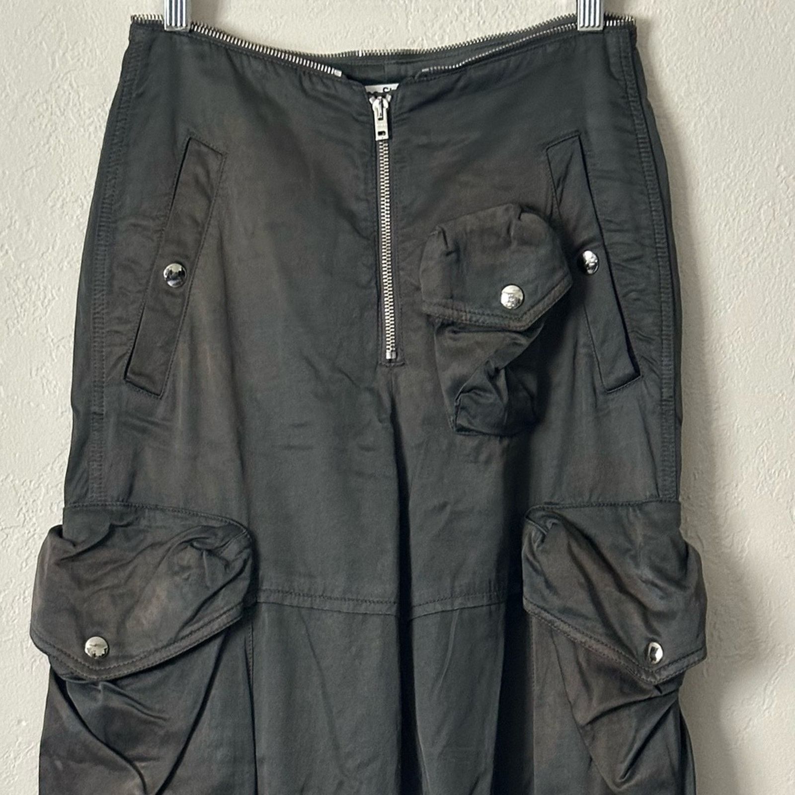 Percilia Shiny Cargo Trouser size EU 32 Dusty Grey Zippers