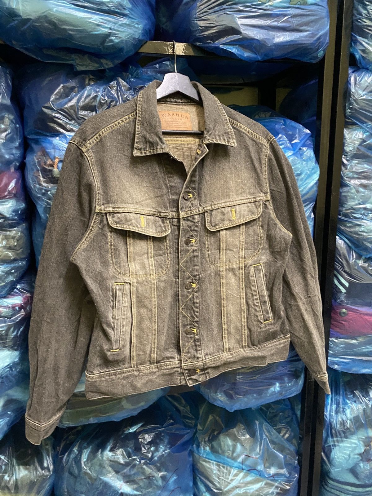 Vintage VINTAGE WASHED DENIM GREY TRUCKER JACKET Size US L / EU 52-54 / 3 - 3 Thumbnail