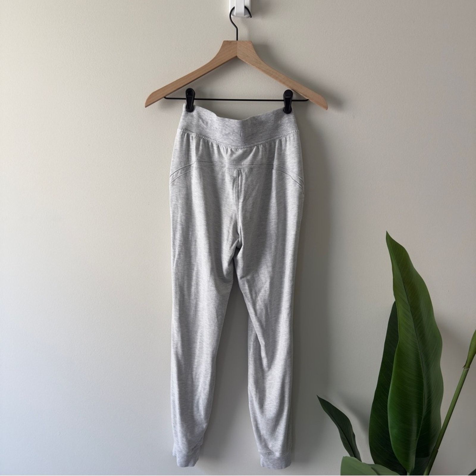 Lululemon Lululemon Warm Down High-Rise Jogger in Heathered Core Ultra Size 26" / US 2 / IT 38 - 4 Thumbnail