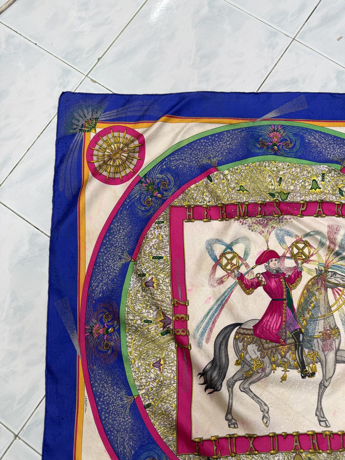 Hermes 🔥🔥🔥AUTHENTIC VINTAGE HERMES EQUESTRIAN SILK SCARF Size ONE SIZE - 2 Thumbnail