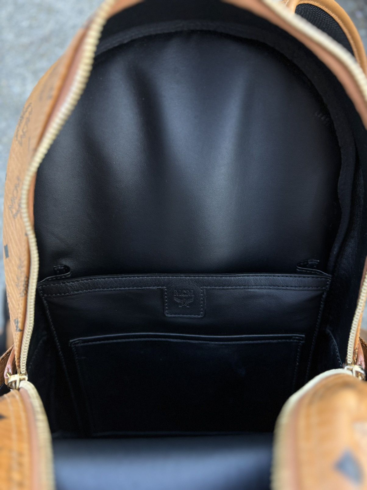 MCM MCM Classic Logo Brown Studs Medium Backpack 🧼 Size ONE SIZE - 5 Thumbnail
