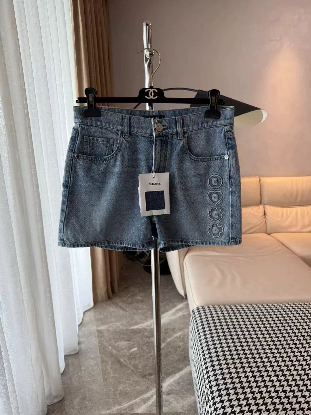 Chanel Chanel 25 Coco Beach Denim Shorts Size 38" / US 16 / IT 52 - 1 Thumbnail