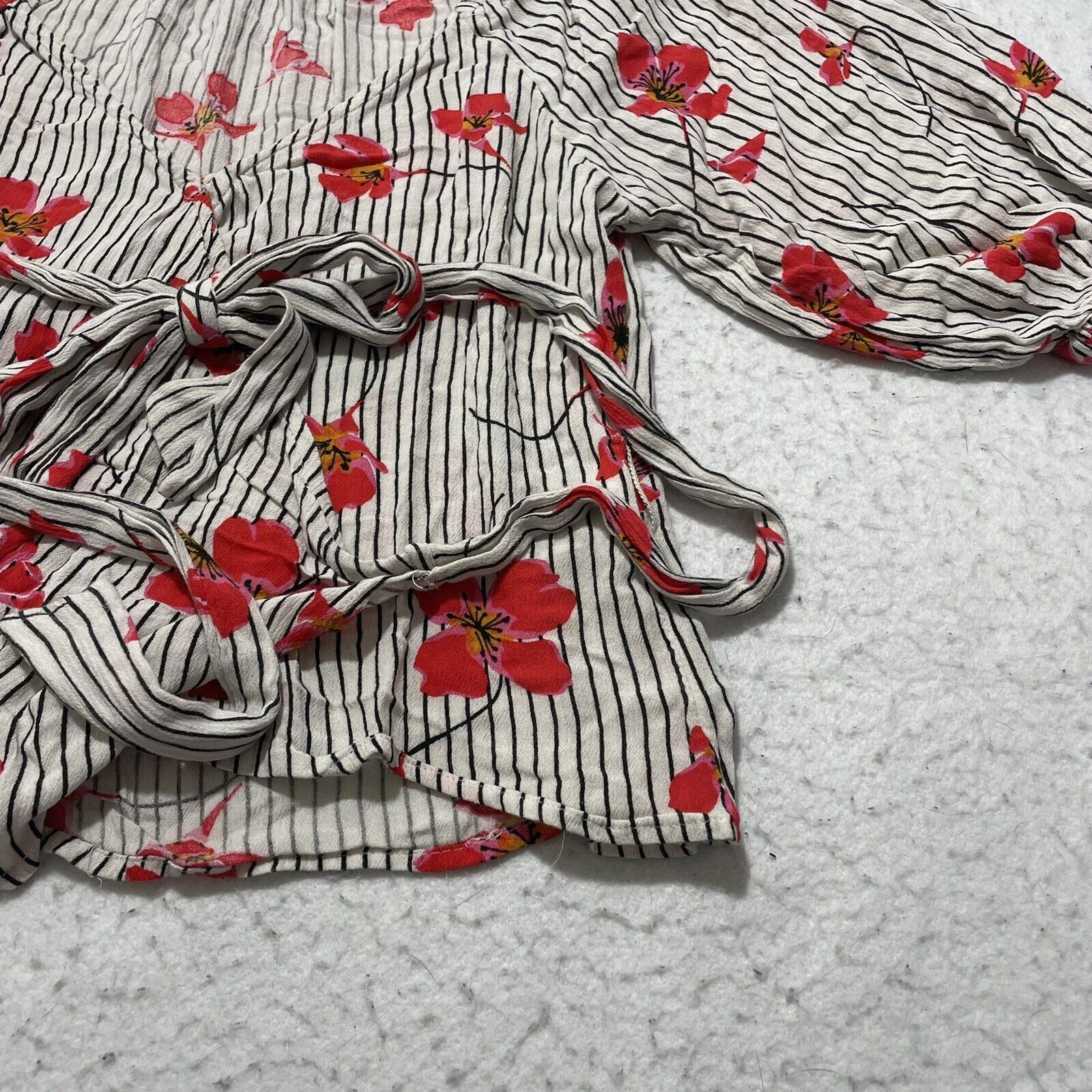 Billabong Billabong New Lust Versatile Wrap Top Medium Floral Blouse Size M / US 6-8 / IT 42-44 - 6 Thumbnail